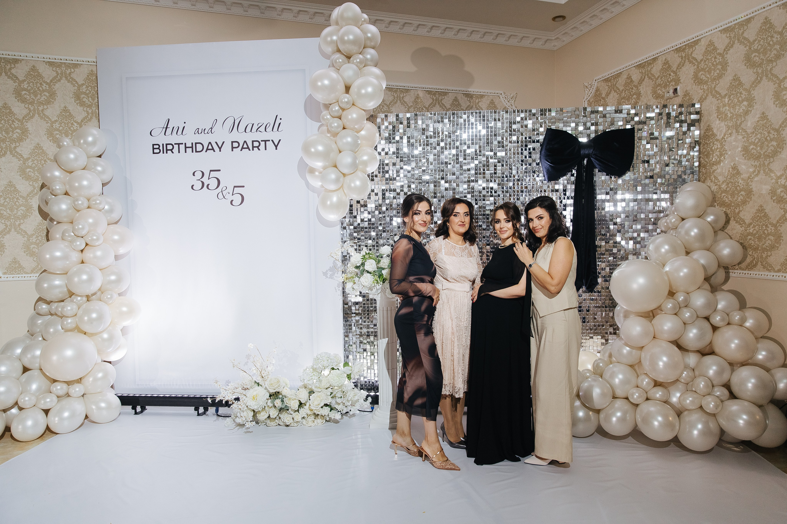 Ани и Назели. 35&5 День рождения, «Янтарь». Фотограф в Красноярске Надежда Воскресенская