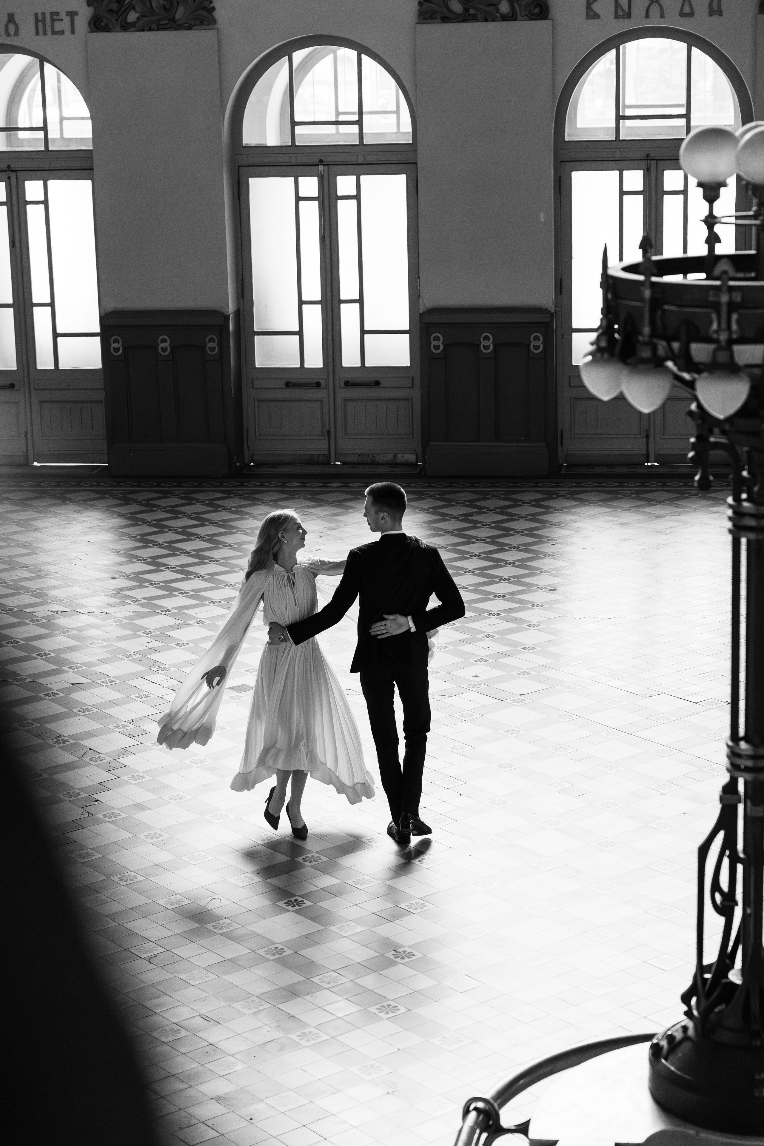 Даша и Константин Витебский вокзал. Фотограф/видеограф в Санкт-Петербурге Динара Гольдина