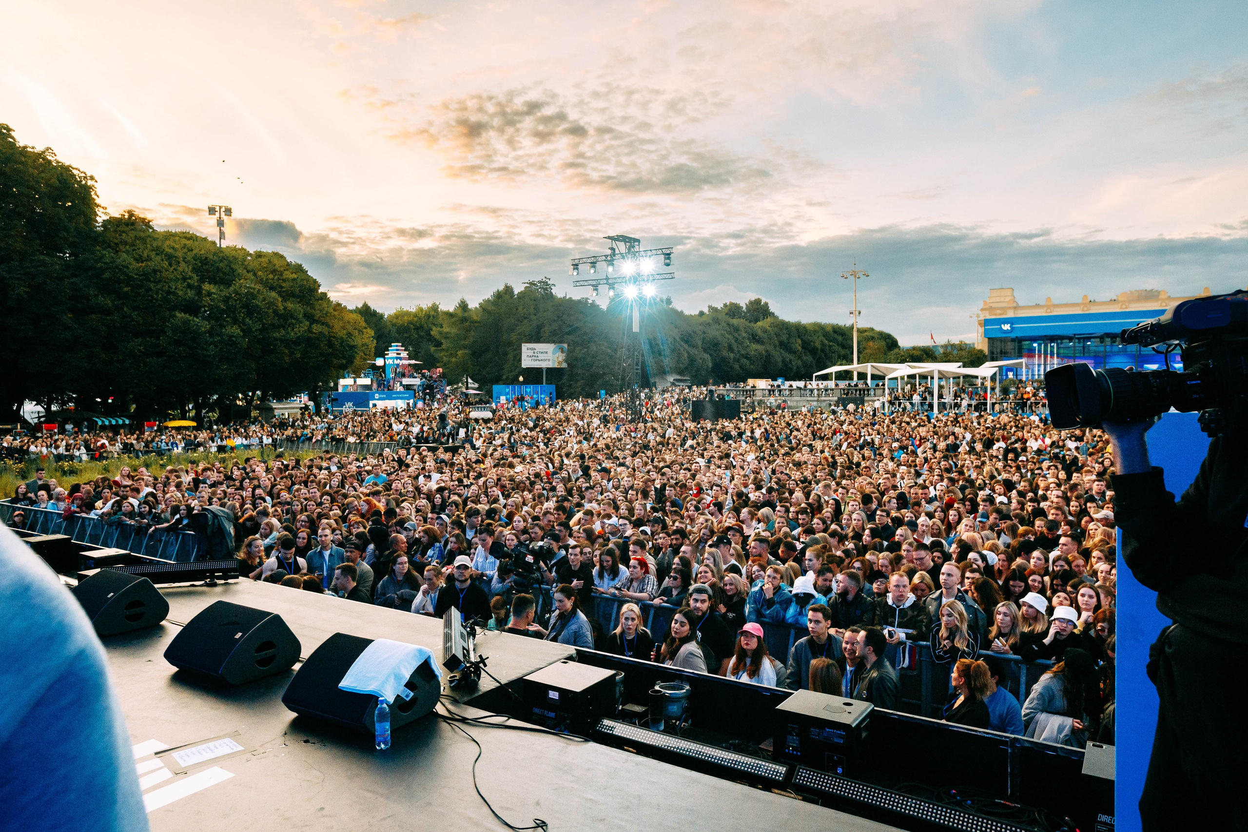 ОНИ БЫЛИ ЗА КУЛИСАМИ…