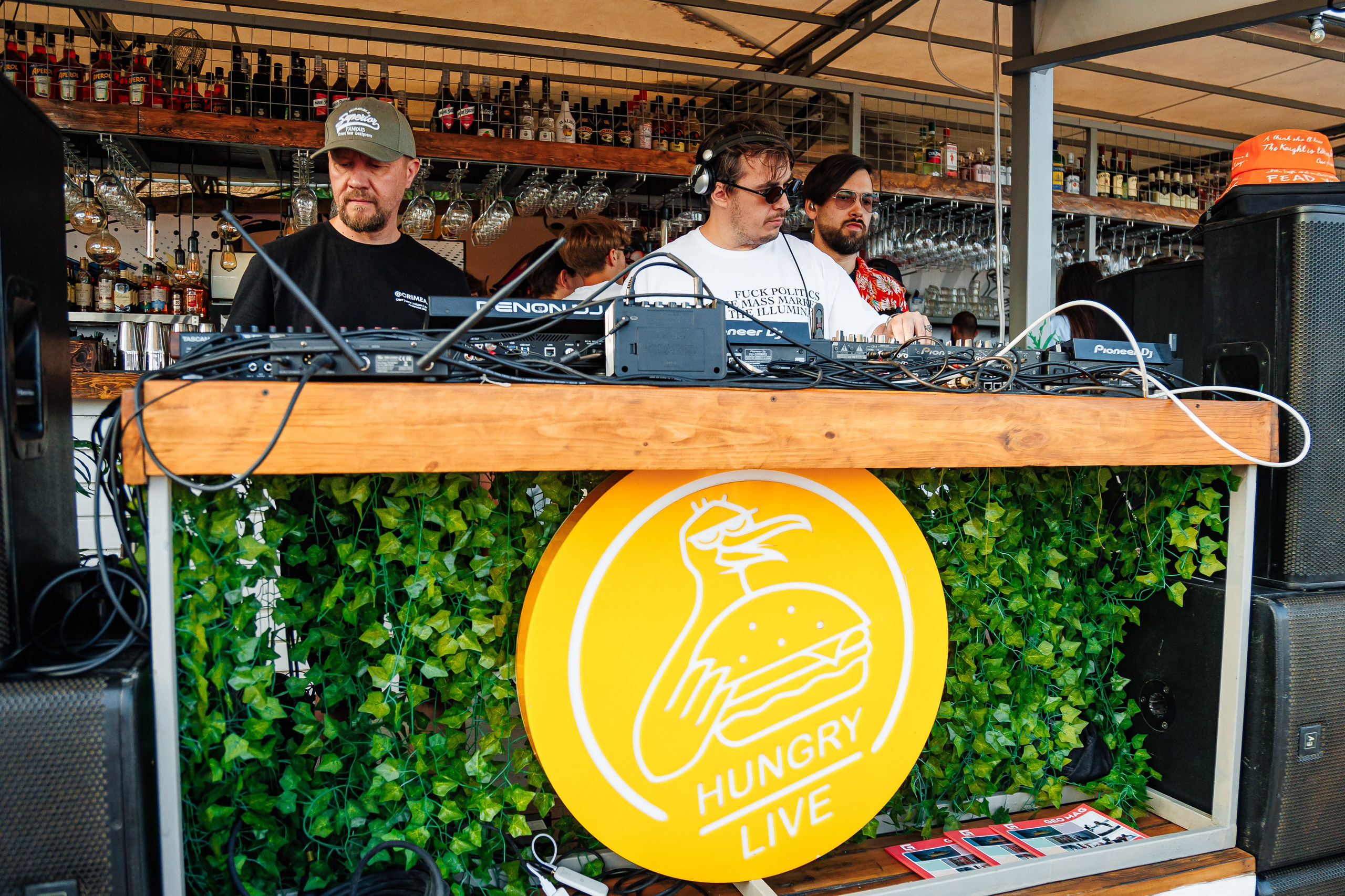 Открытие сезона в HUNGRY BIRD_Симеиз_Крым_14.06.2025. Аминов Руслан | Фотограф