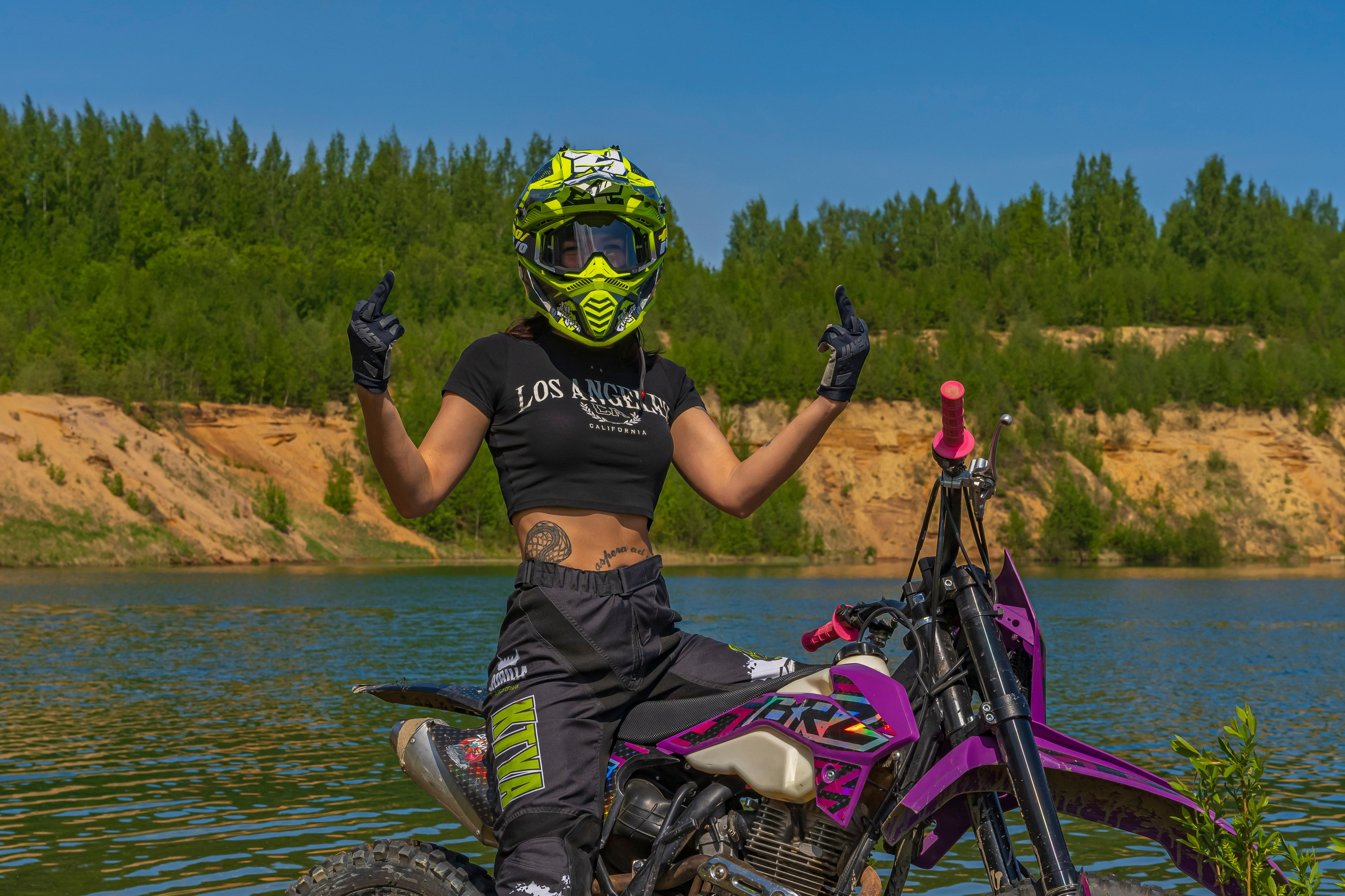 Катя Ли. Графический дизайнер Илья Левченко