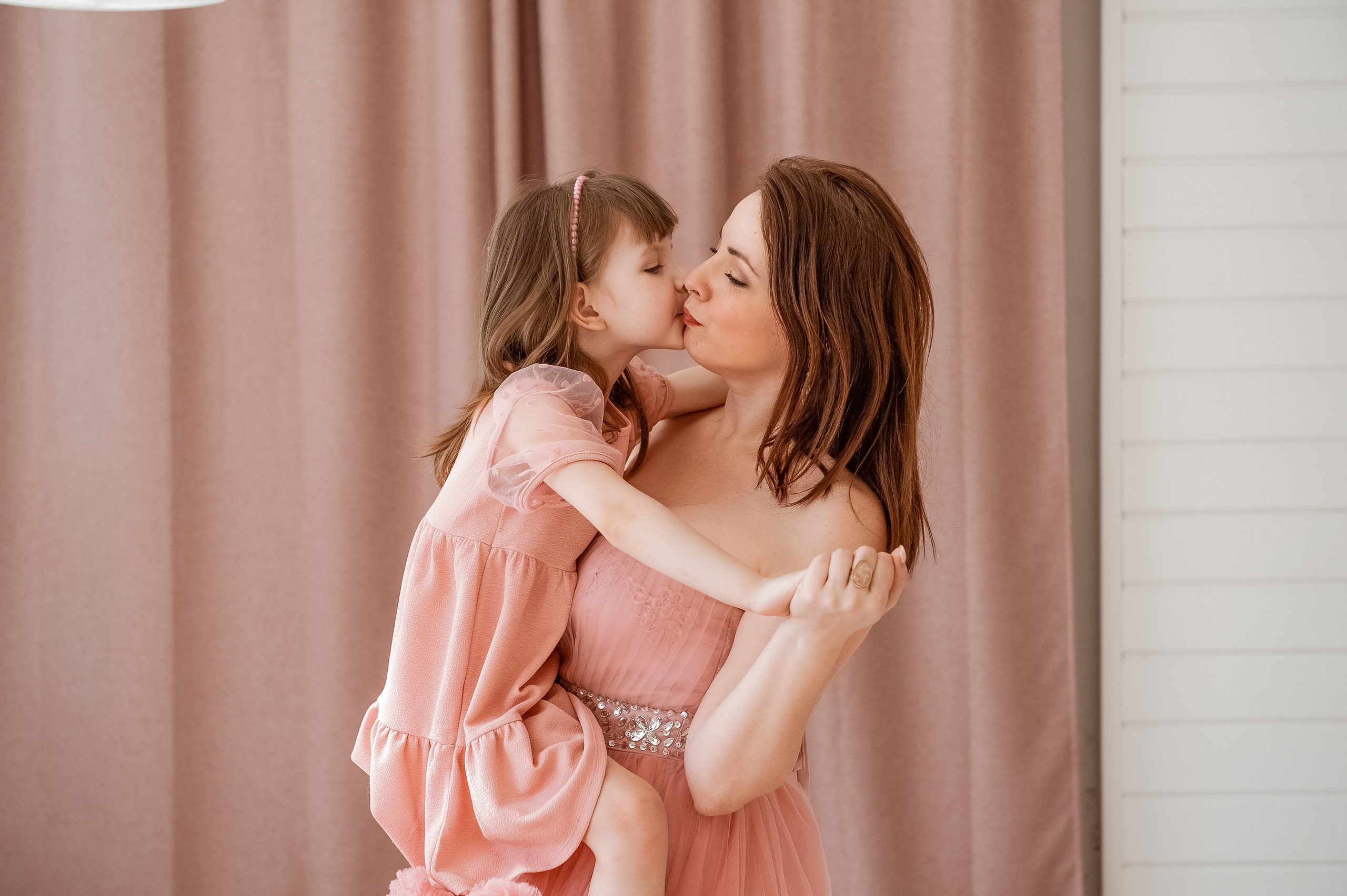 Олеся и Вика. Семейный и женский фотограф, контент фотосессия в Екатеринбурге