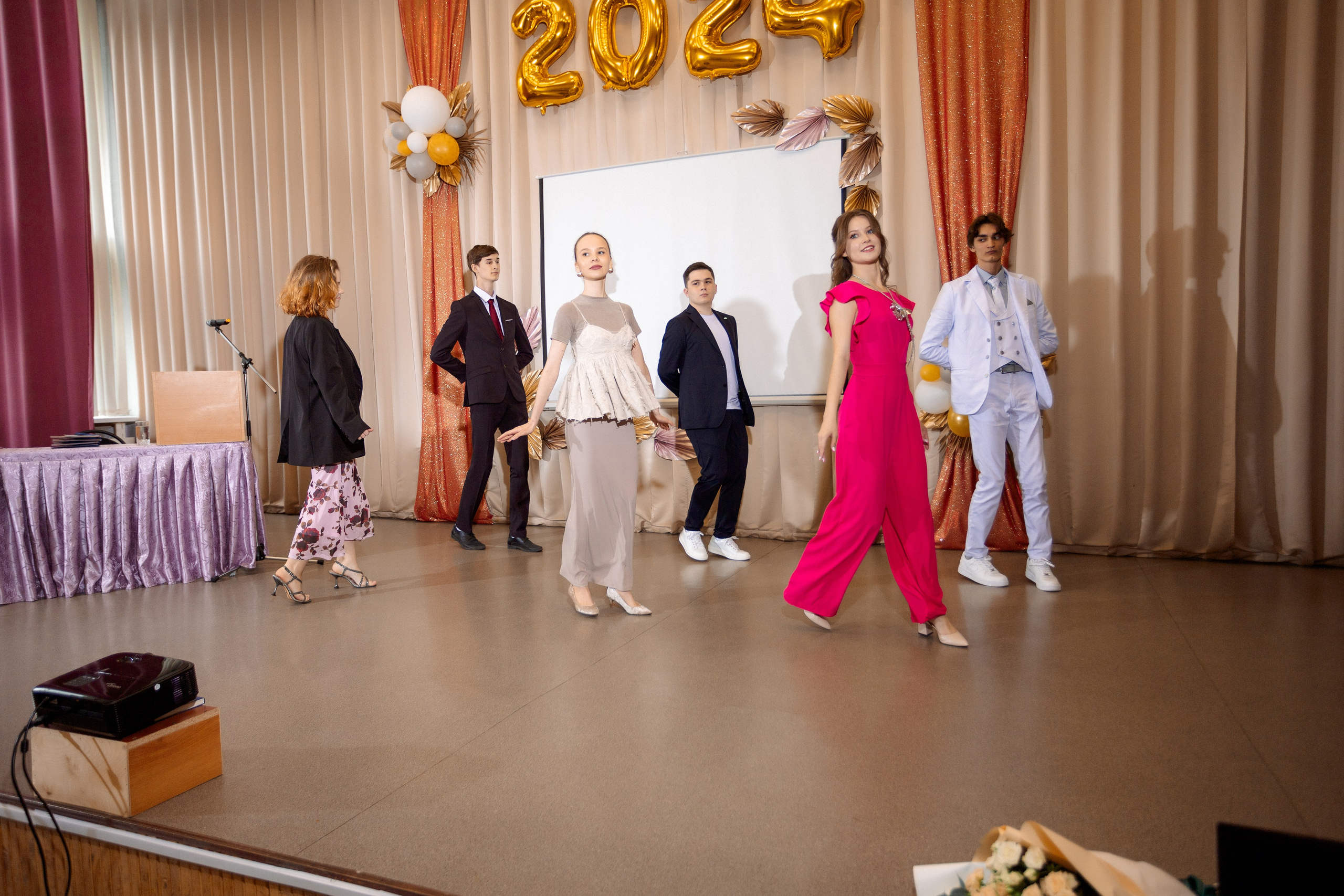 ВРУЧЕНИЕ АТТЕСТАТОВ: Пример. Все фото. Профессиональный фотограф в Ижевске Леша Петров