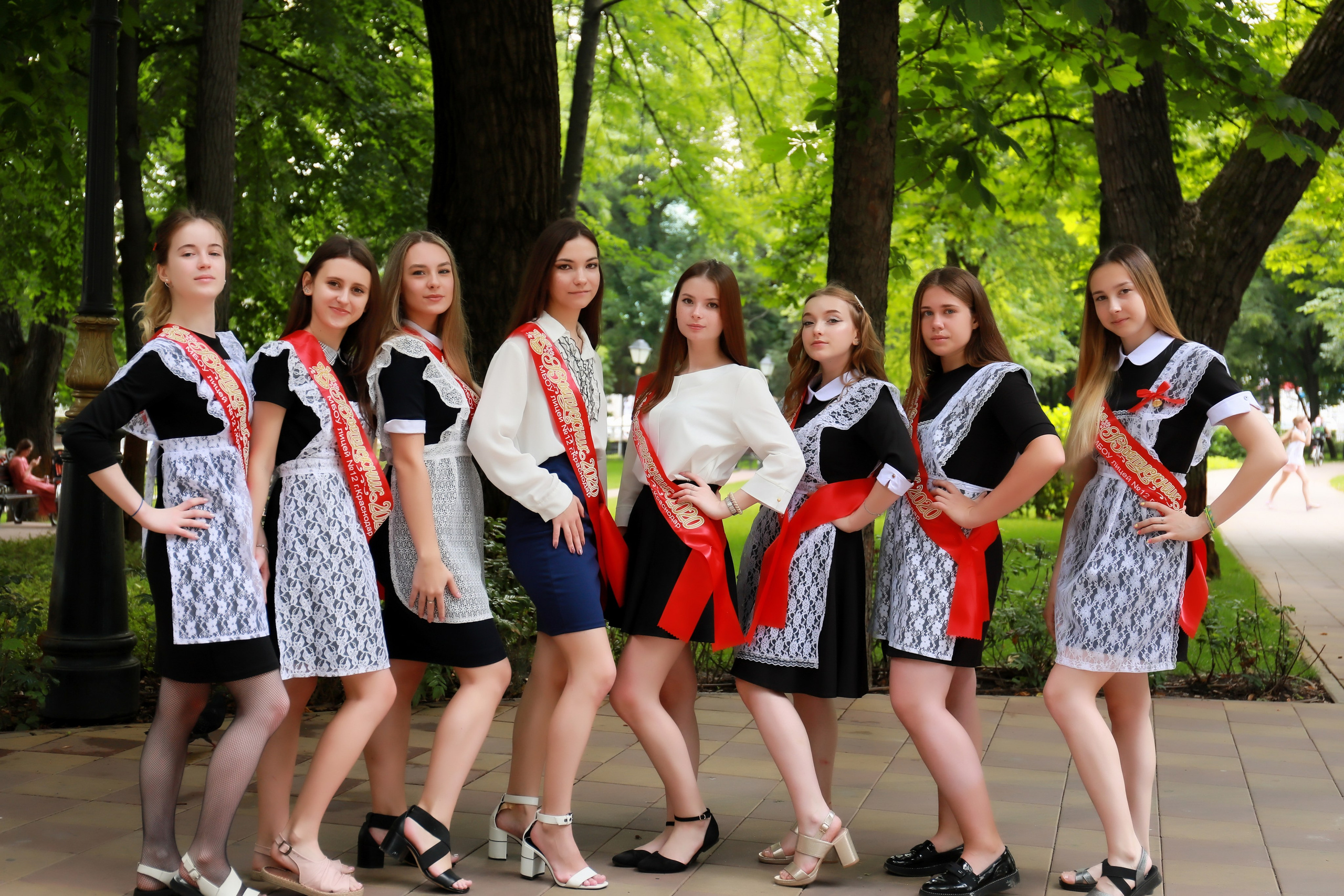 Вручение аттестатов (12 лицей). Детский семейный фотограф Краснодар