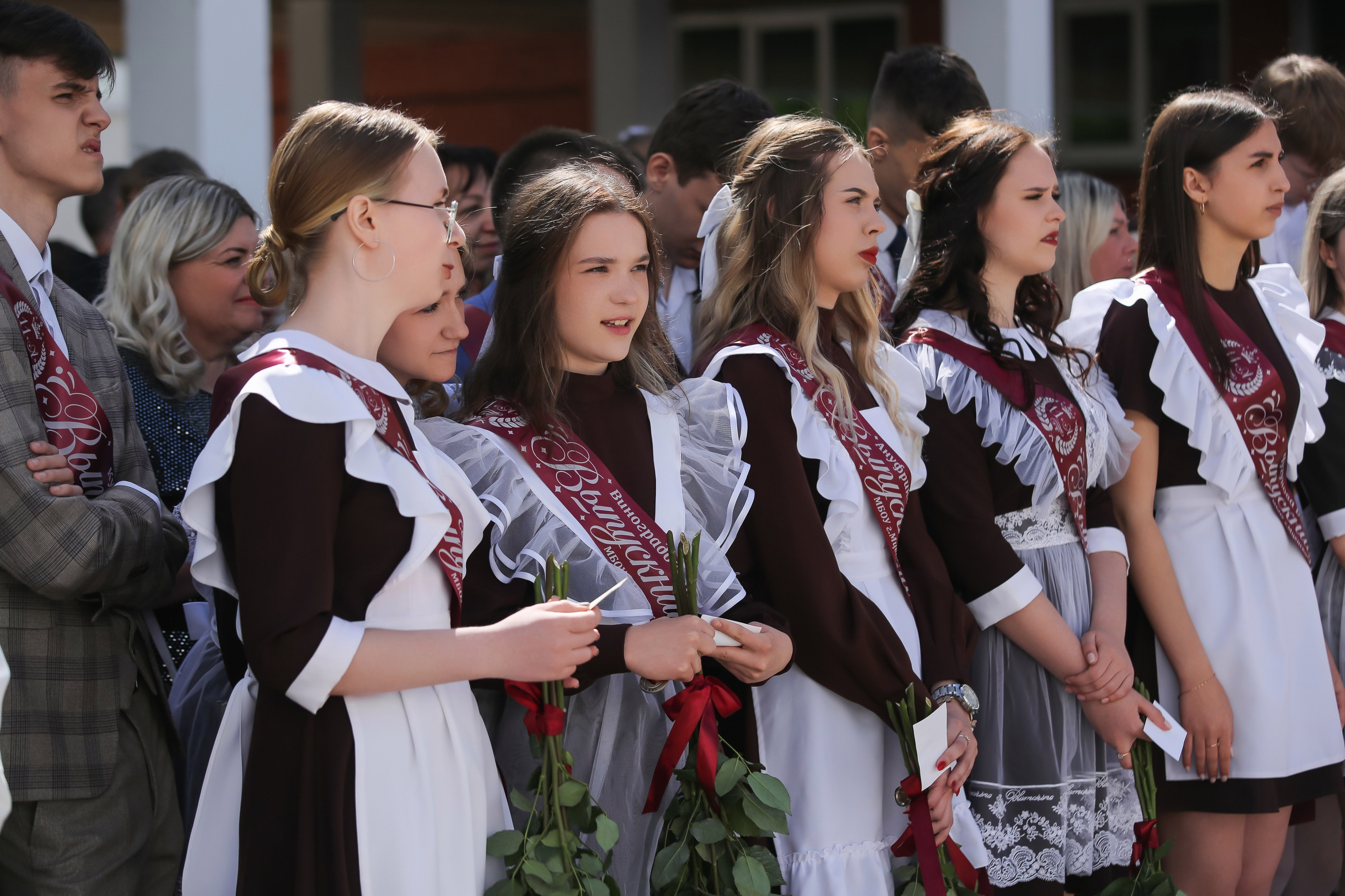 ЛИНЕЙКА «ПОСЛЕДНИЙ ЗВОНОК» 9 ШКОЛА 2024 г МЦЕНСК. ТВОЙ АЛЬБОМ / ТВОИ ПРАВИЛА