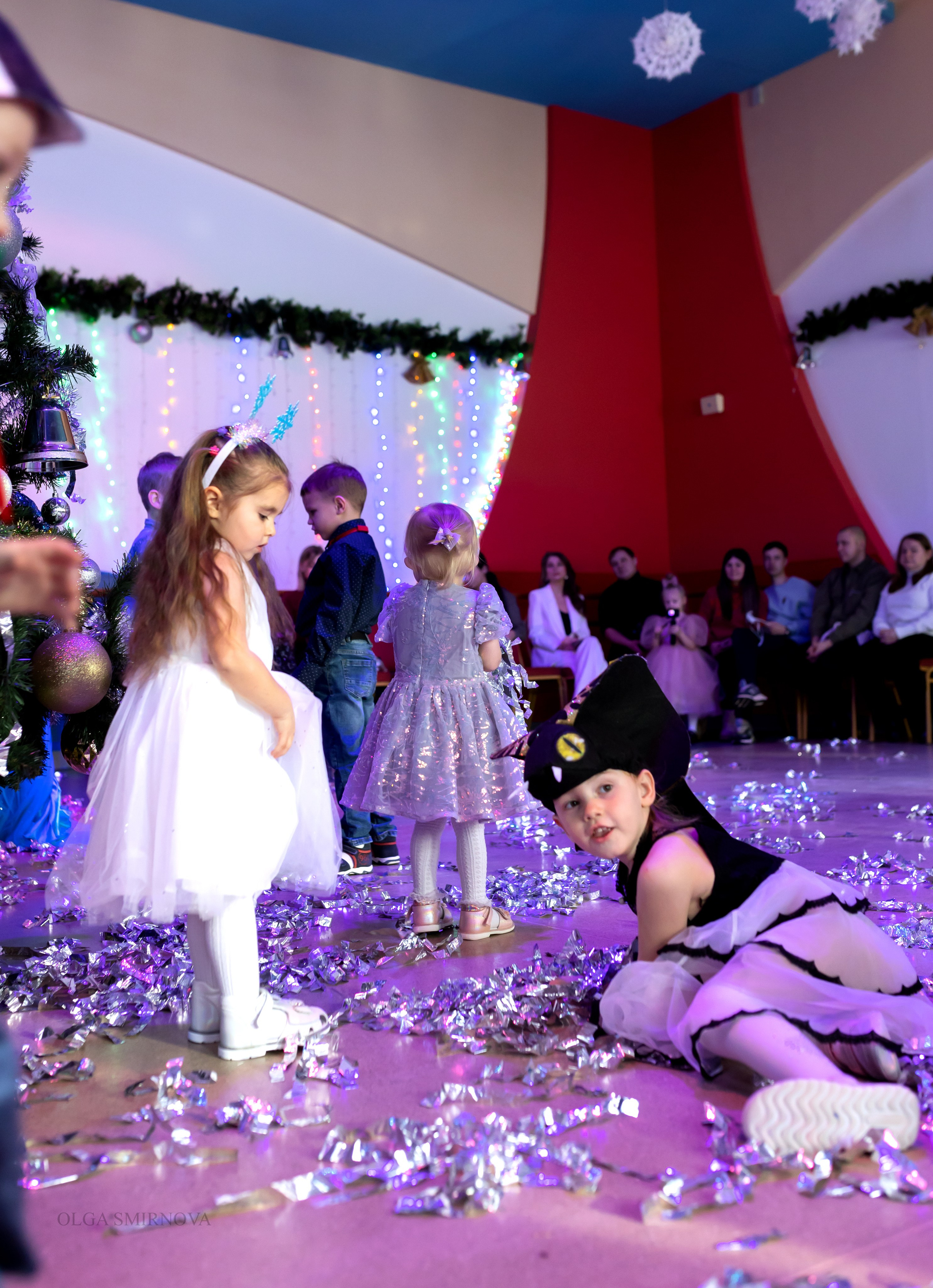 Утренник в ДОФ 04.01.25. Ольга Смирнова юрист, фотограф