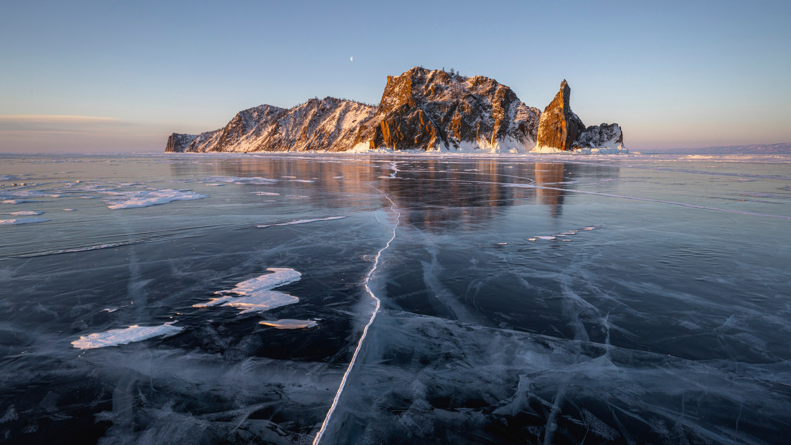Байкал (март 2021). Фотограф Сергей Танков