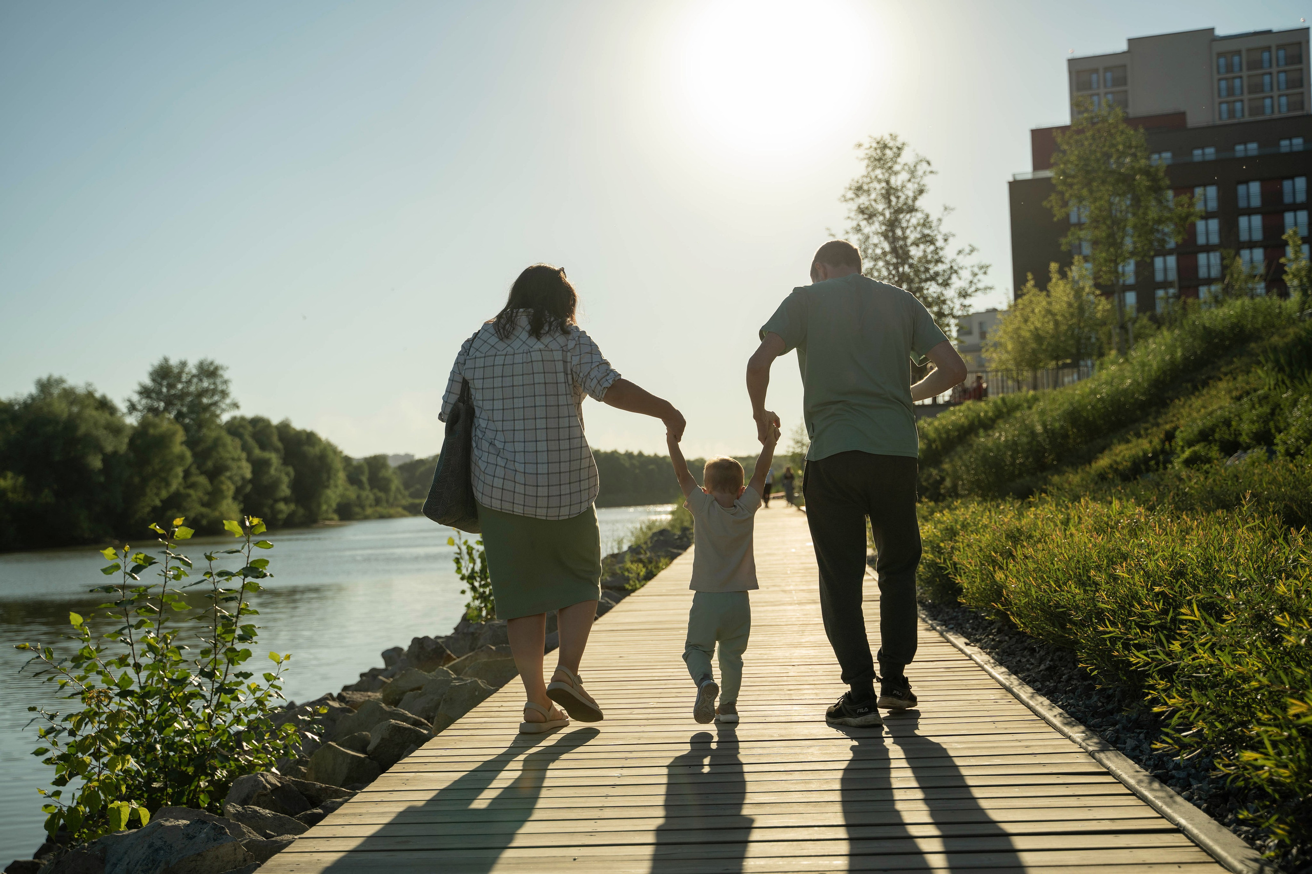 Семейная прогулка. Главная