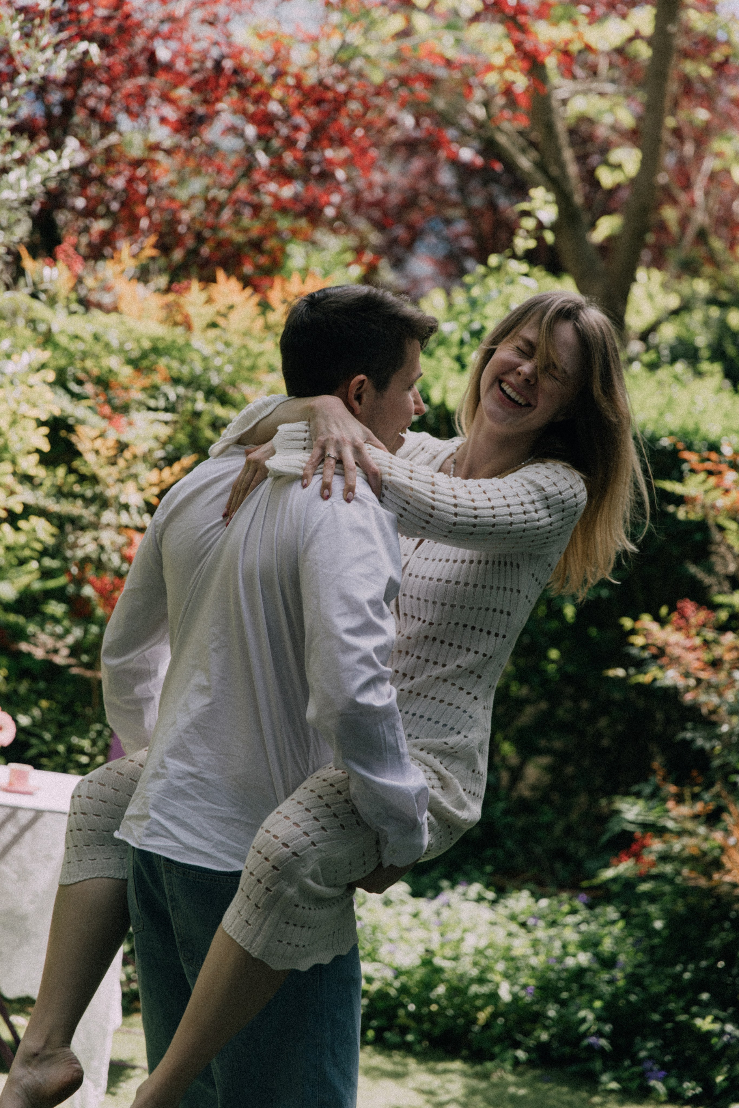 Love comes in the spring. Photographer in Paris