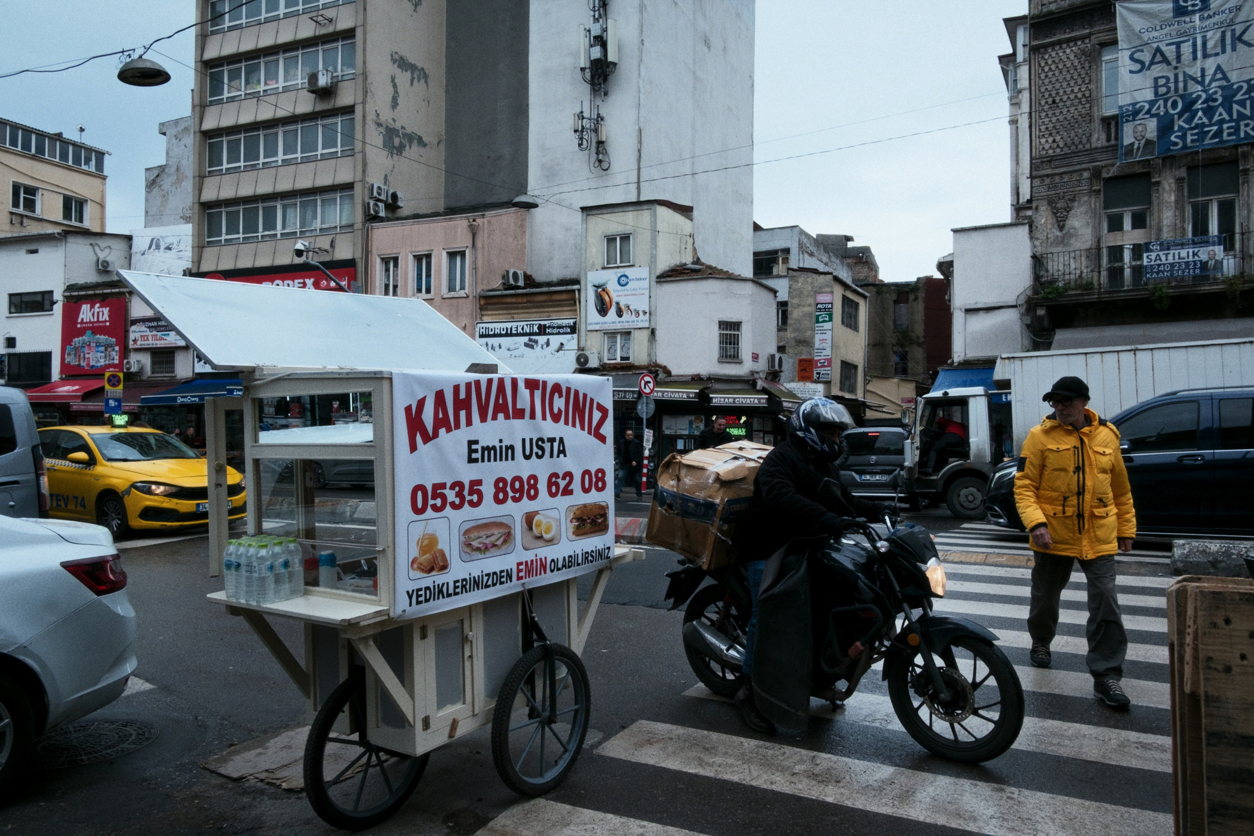 Beyoğlu x Karakoy, Istanbul / Türkey AW26. Фотограф Юрин Евгений