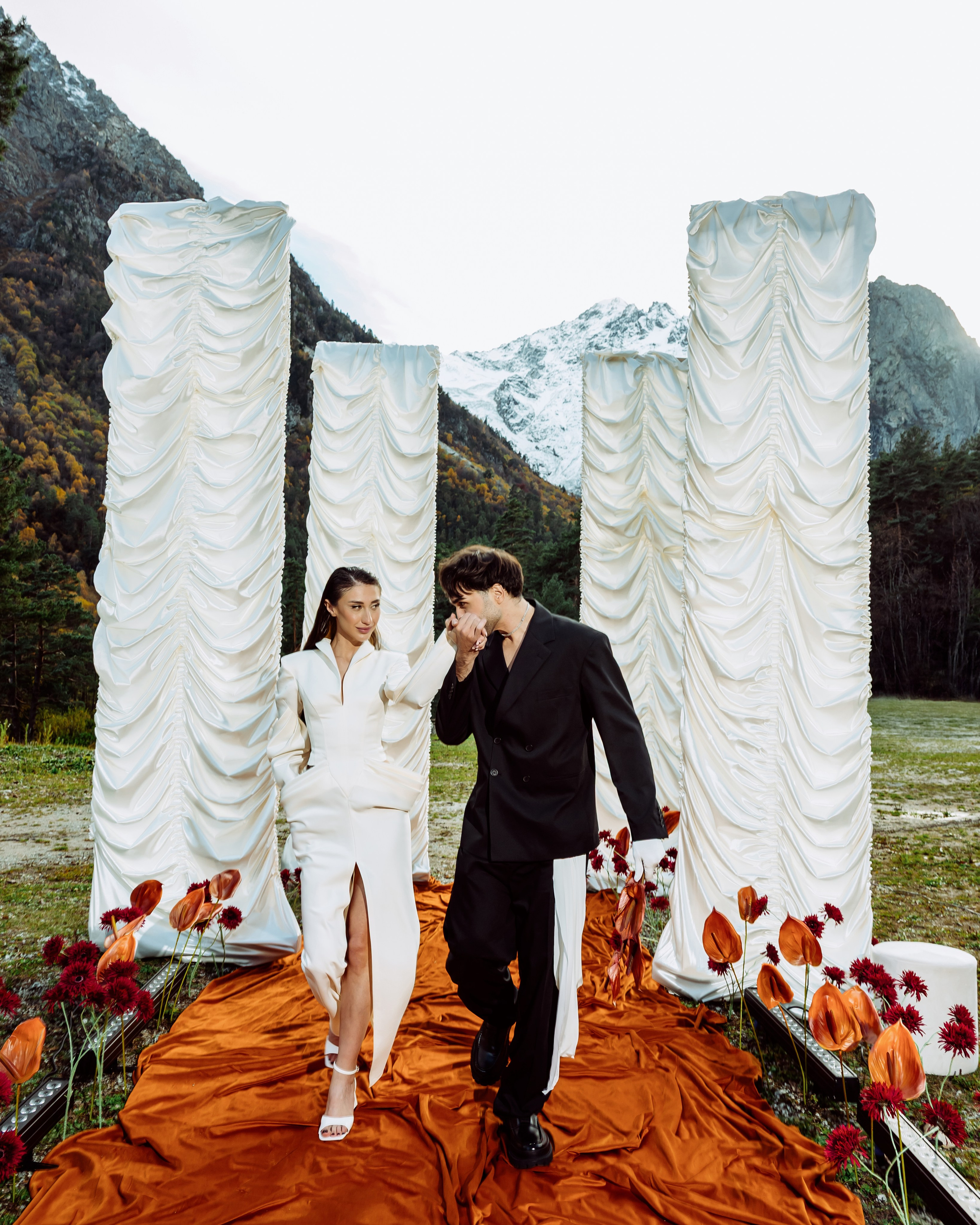 S & E. Главная