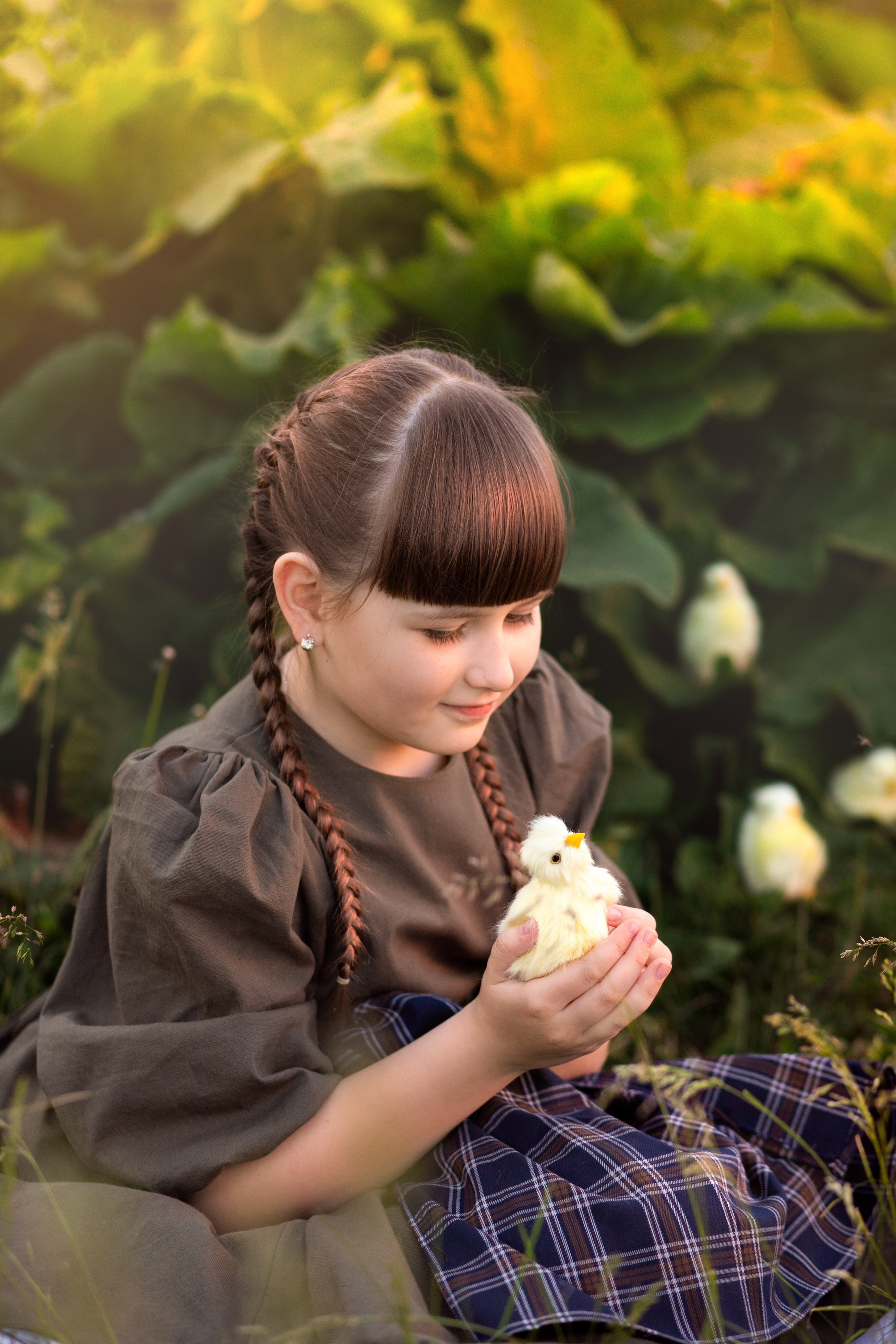 Девочка и цыплята. Фотограф Кравченко Юлия. Энгельс