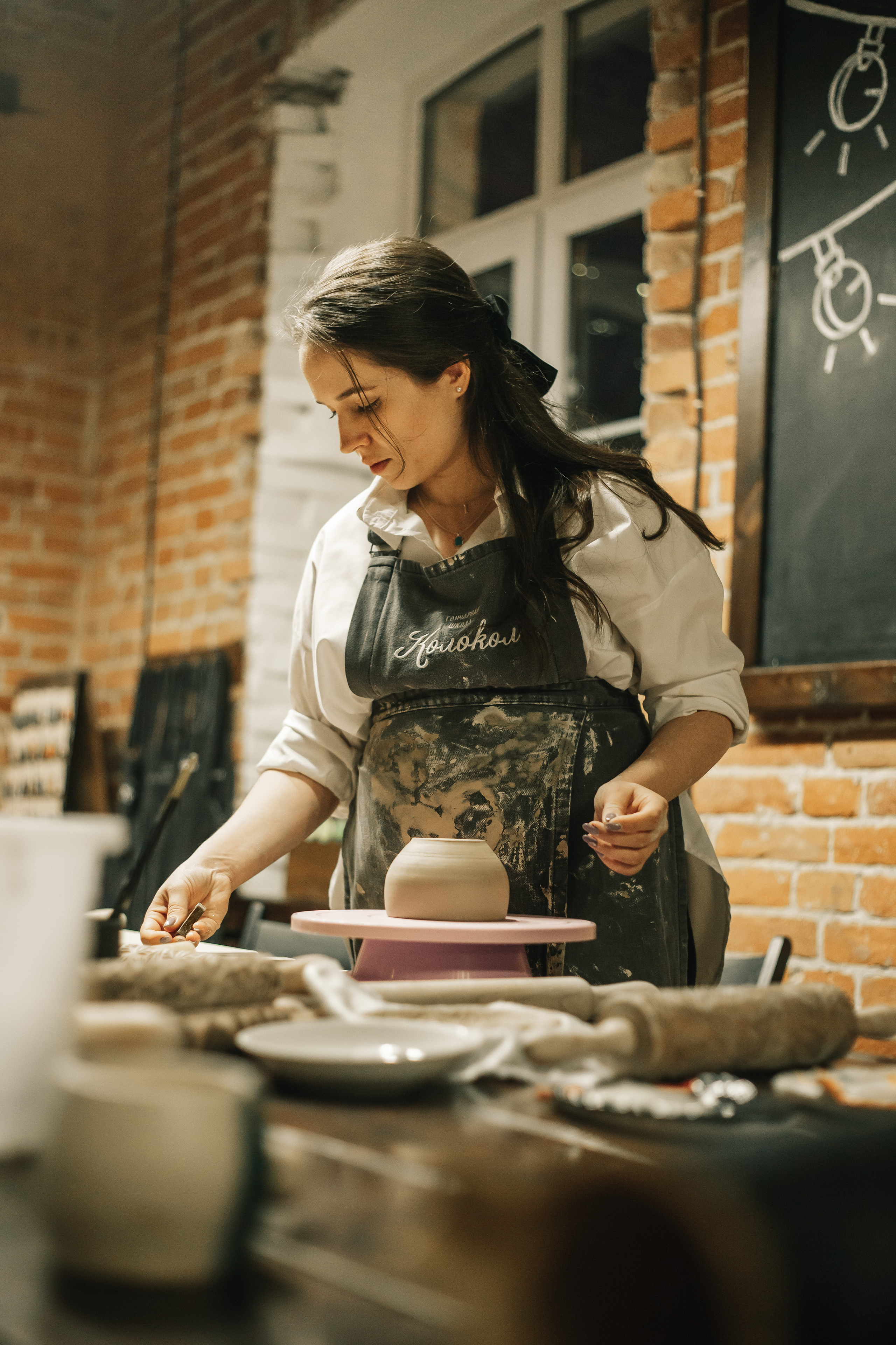 Съемка «В ожиании чуда» в гончарной мастерской. Свадебный и семейный фотограф в Краснодар, Россия