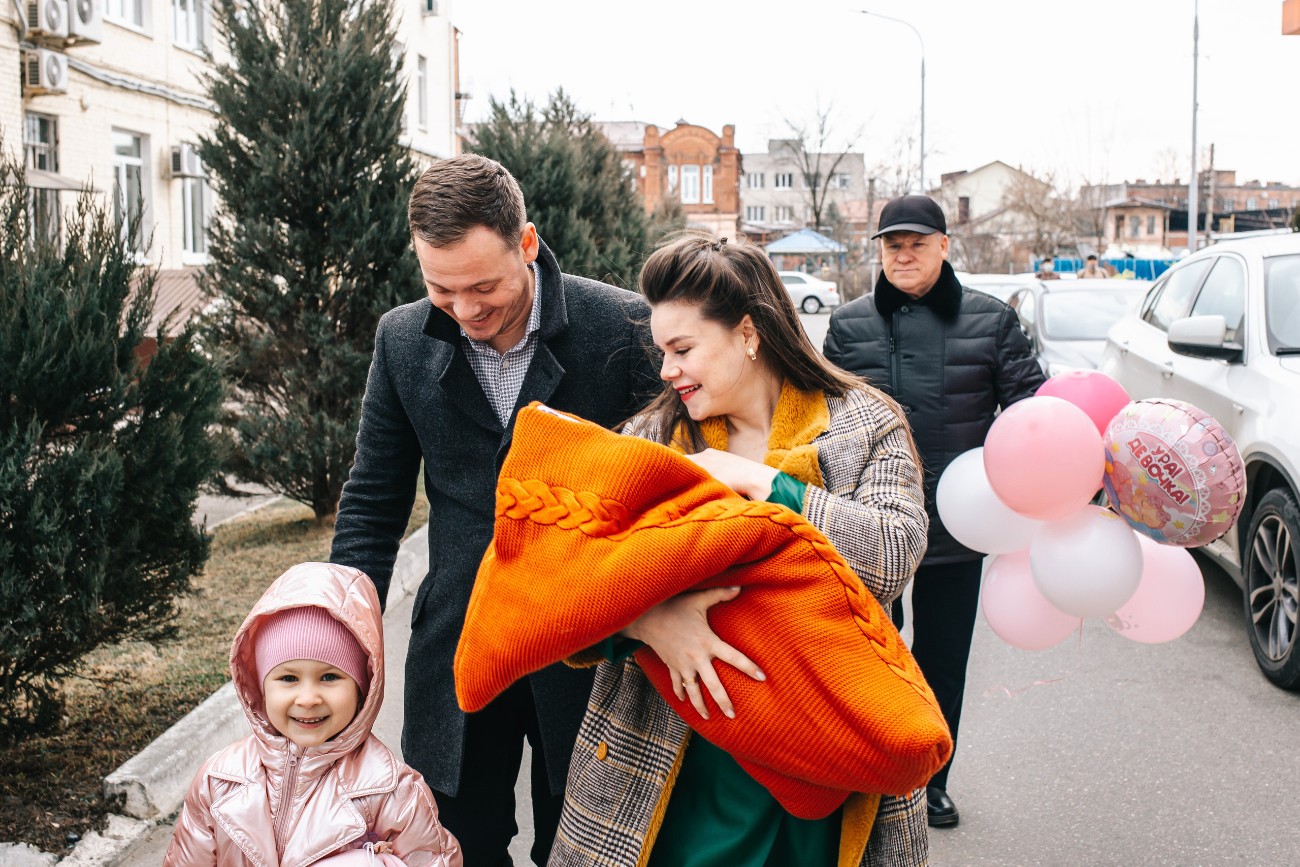 Выписка из Роддома. Свадебный и семейный фотограф в Краснодар, Россия