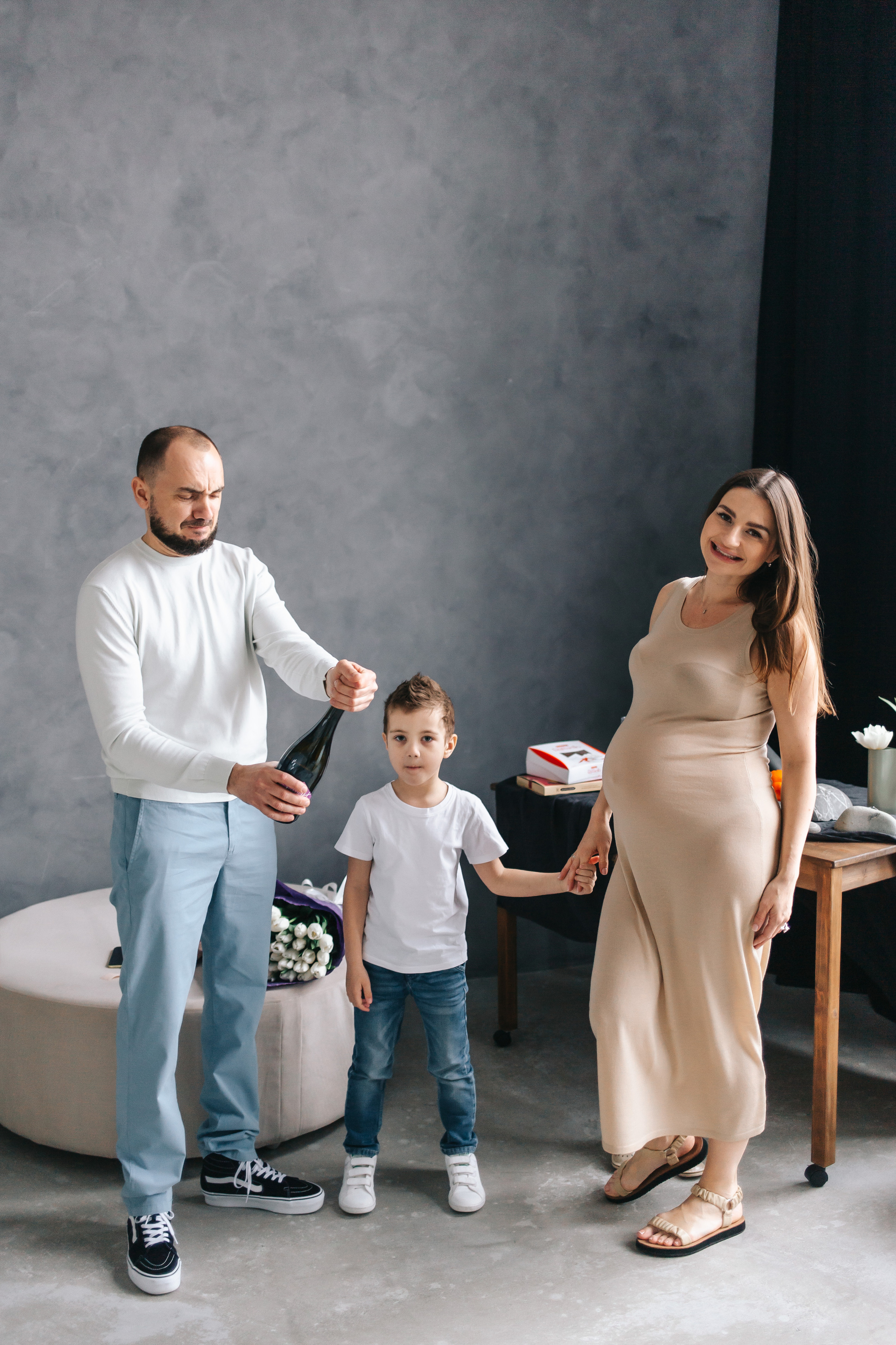 Фотоссесия беременности + гендер пати в студии. Свадебный и семейный фотограф в Краснодар, Россия