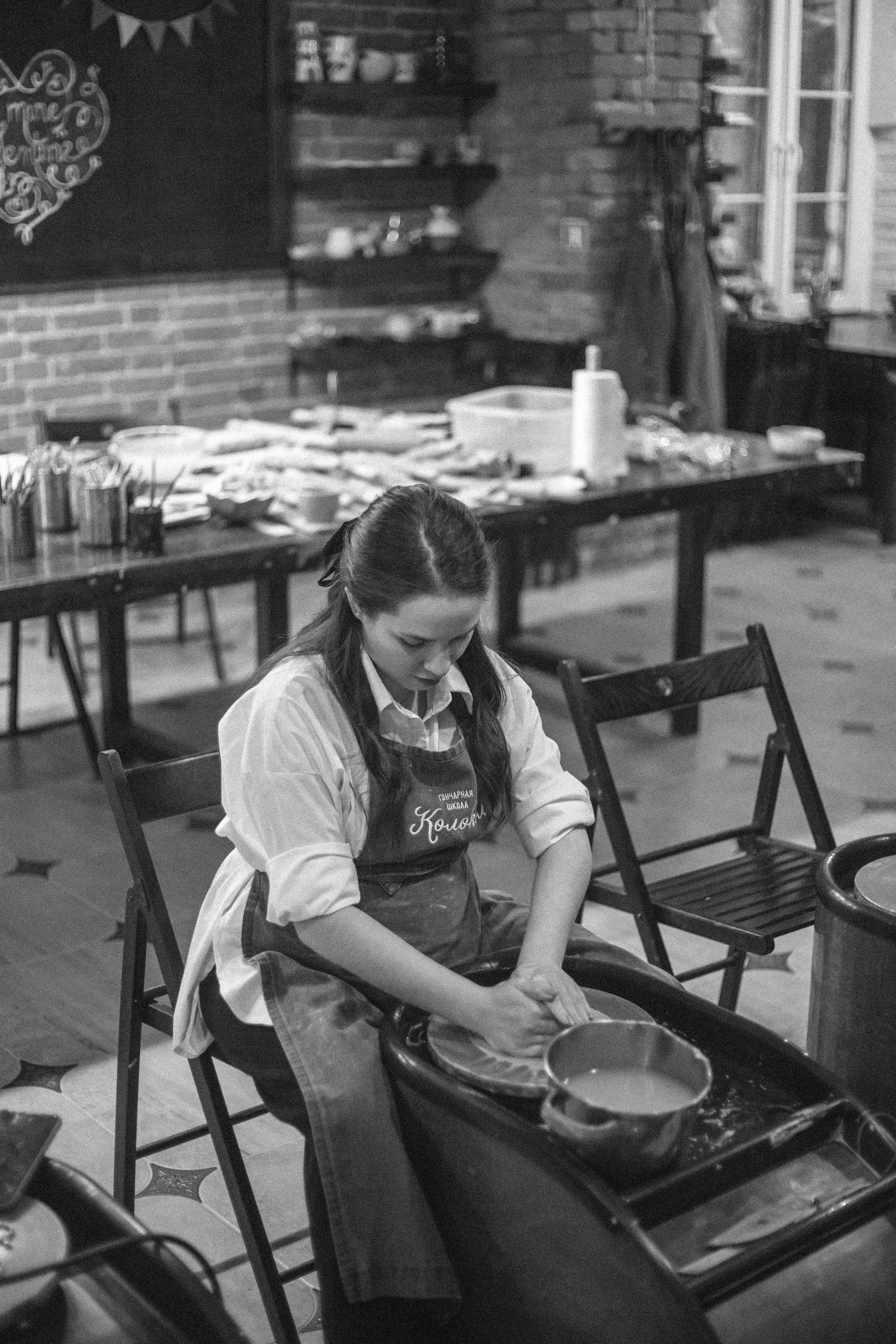 Съемка «В ожиании чуда» в гончарной мастерской. Свадебный и семейный фотограф в Краснодар, Россия