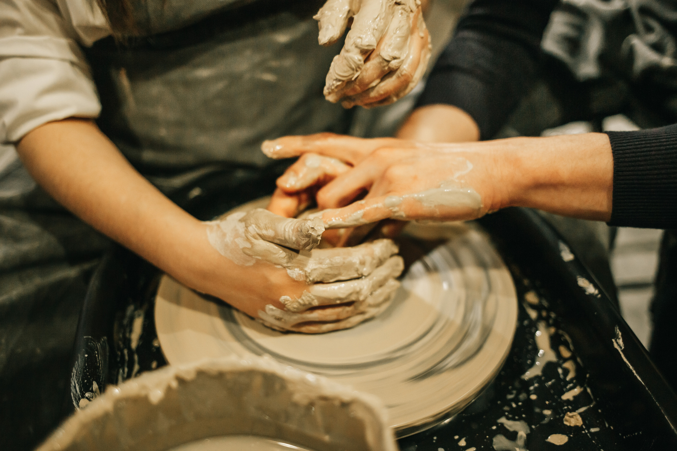 Съемка «В ожиании чуда» в гончарной мастерской. Свадебный и семейный фотограф в Краснодар, Россия