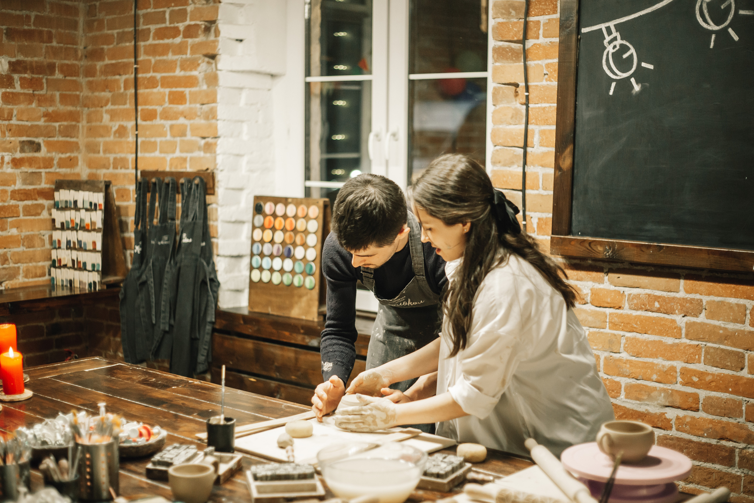Съемка «В ожиании чуда» в гончарной мастерской. Свадебный и семейный фотограф в Краснодар, Россия