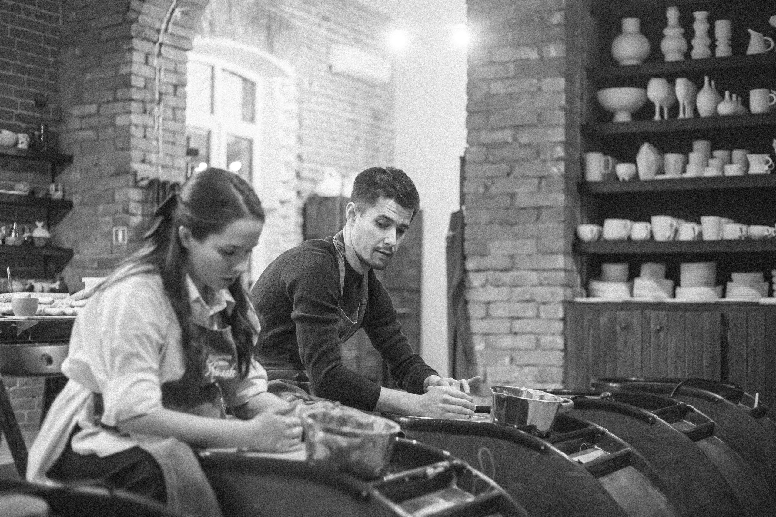 Съемка «В ожиании чуда» в гончарной мастерской. Свадебный и семейный фотограф в Краснодар, Россия