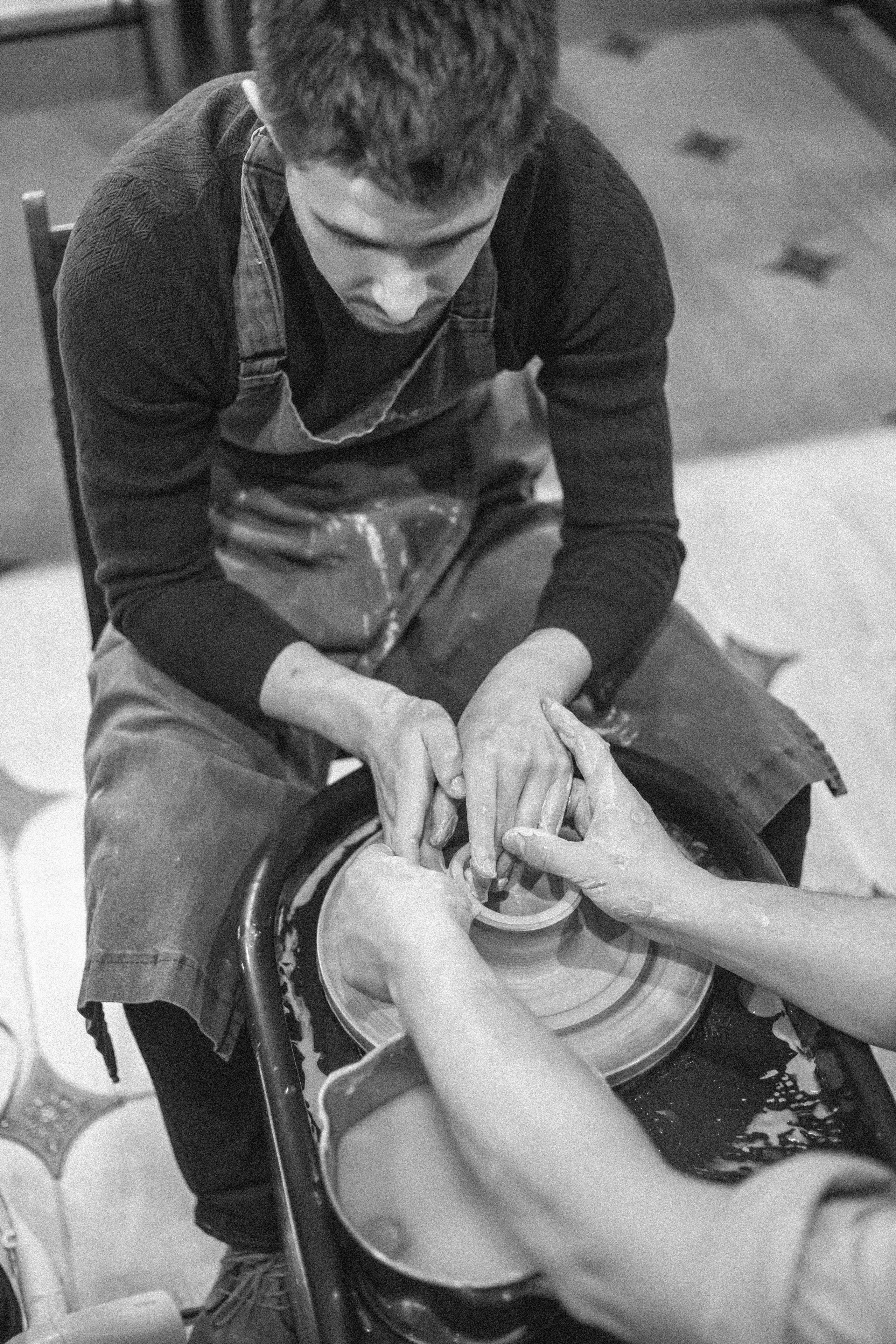 Съемка «В ожиании чуда» в гончарной мастерской. Свадебный и семейный фотограф в Краснодар, Россия