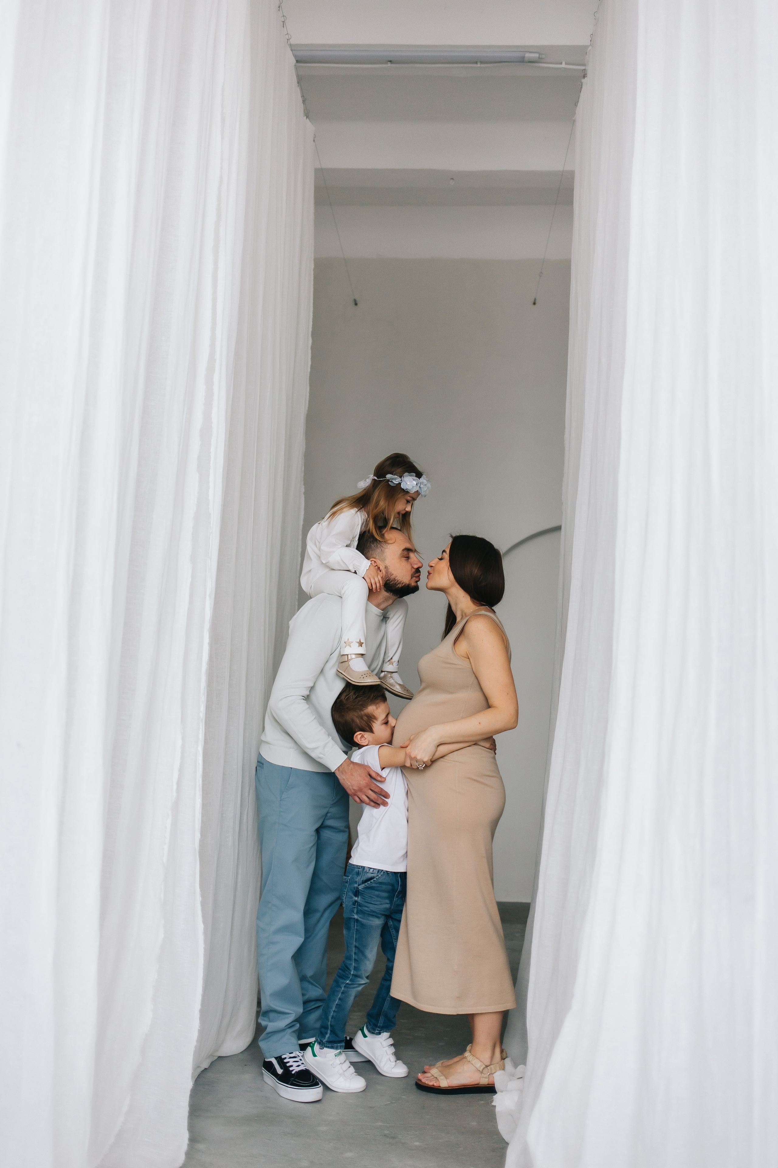 Фотоссесия беременности + гендер пати в студии. Свадебный и семейный фотограф в Краснодар, Россия