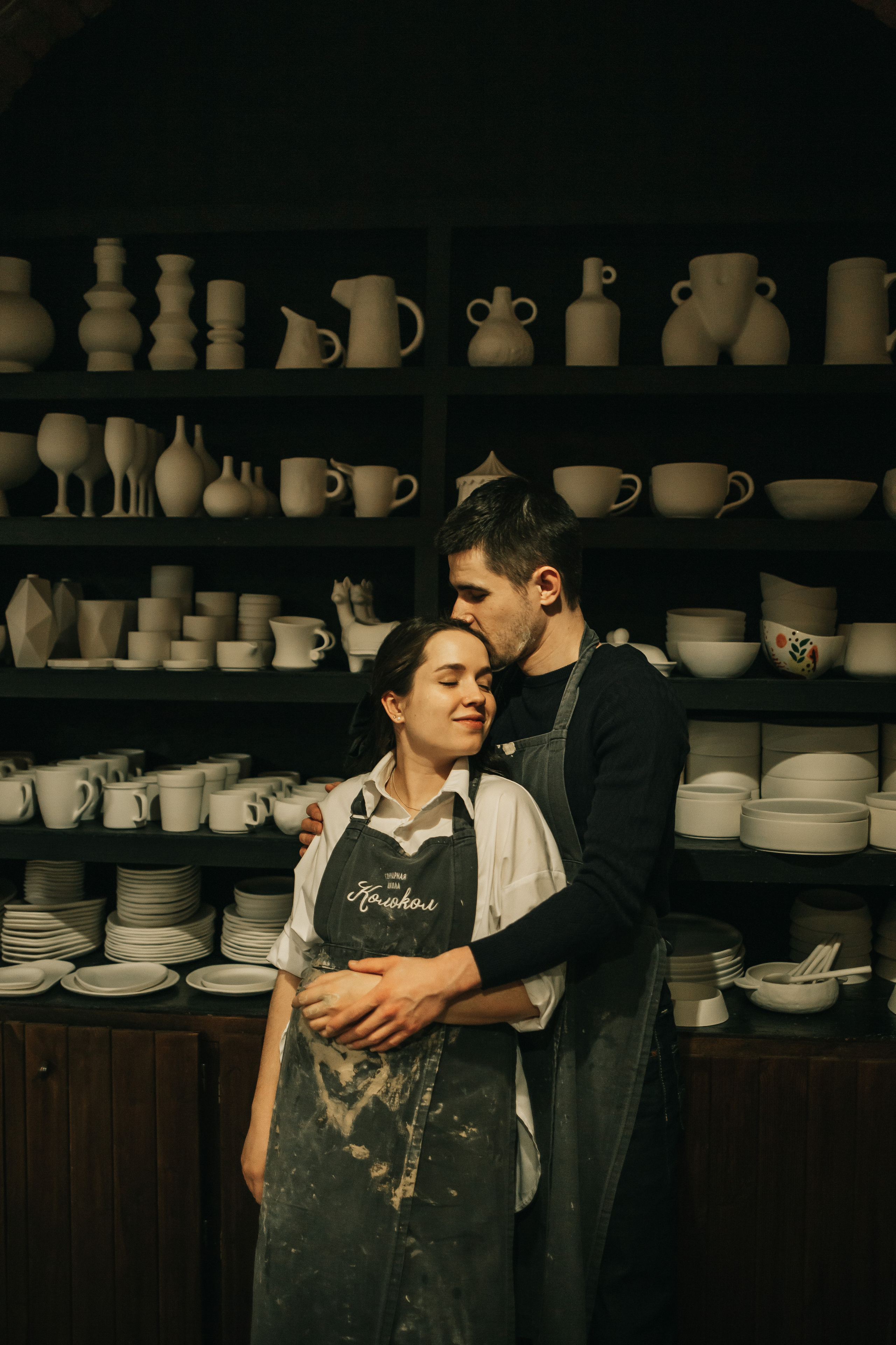 Съемка «В ожиании чуда» в гончарной мастерской. Свадебный и семейный фотограф в Краснодар, Россия