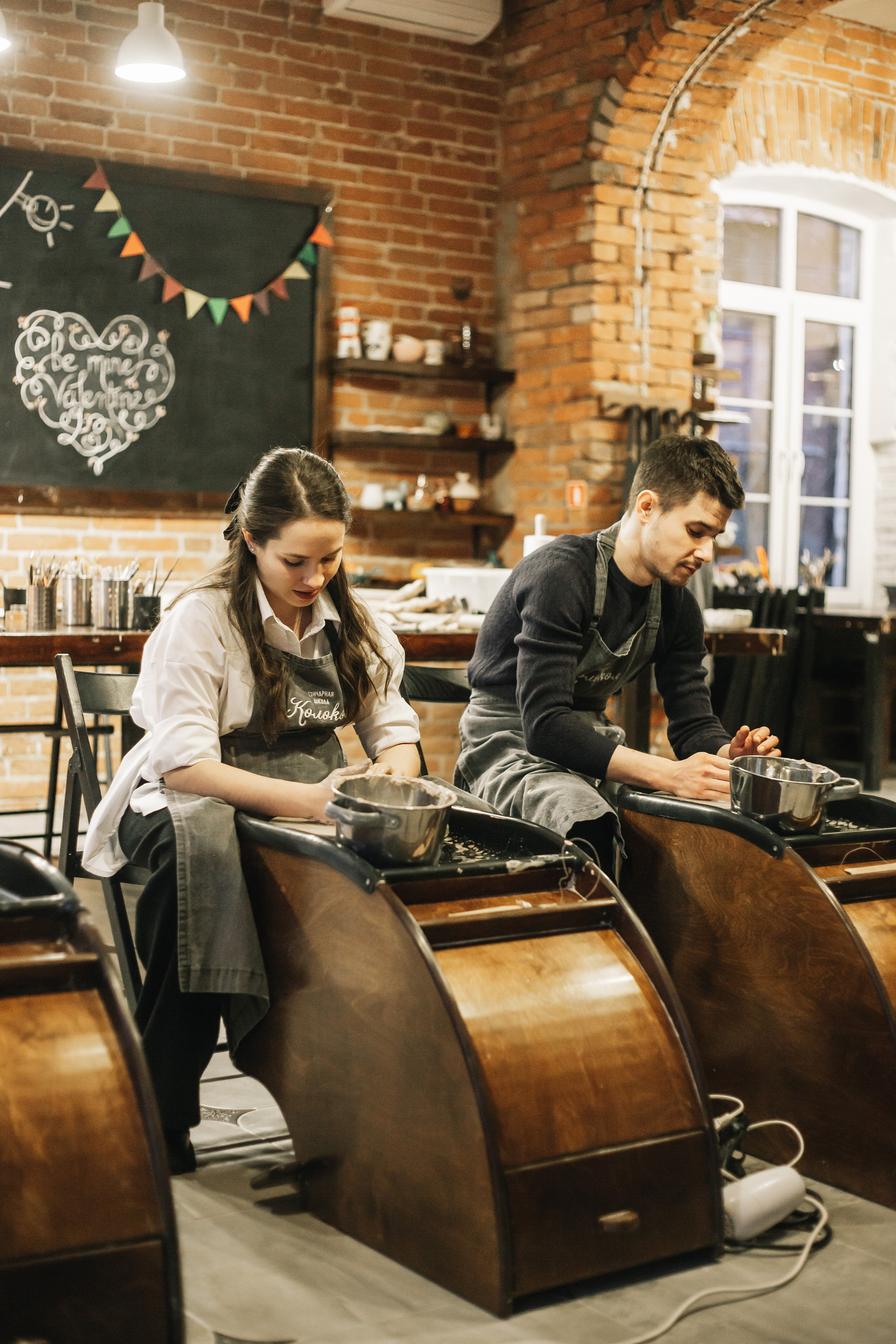 Съемка «В ожиании чуда» в гончарной мастерской. Свадебный и семейный фотограф в Краснодар, Россия