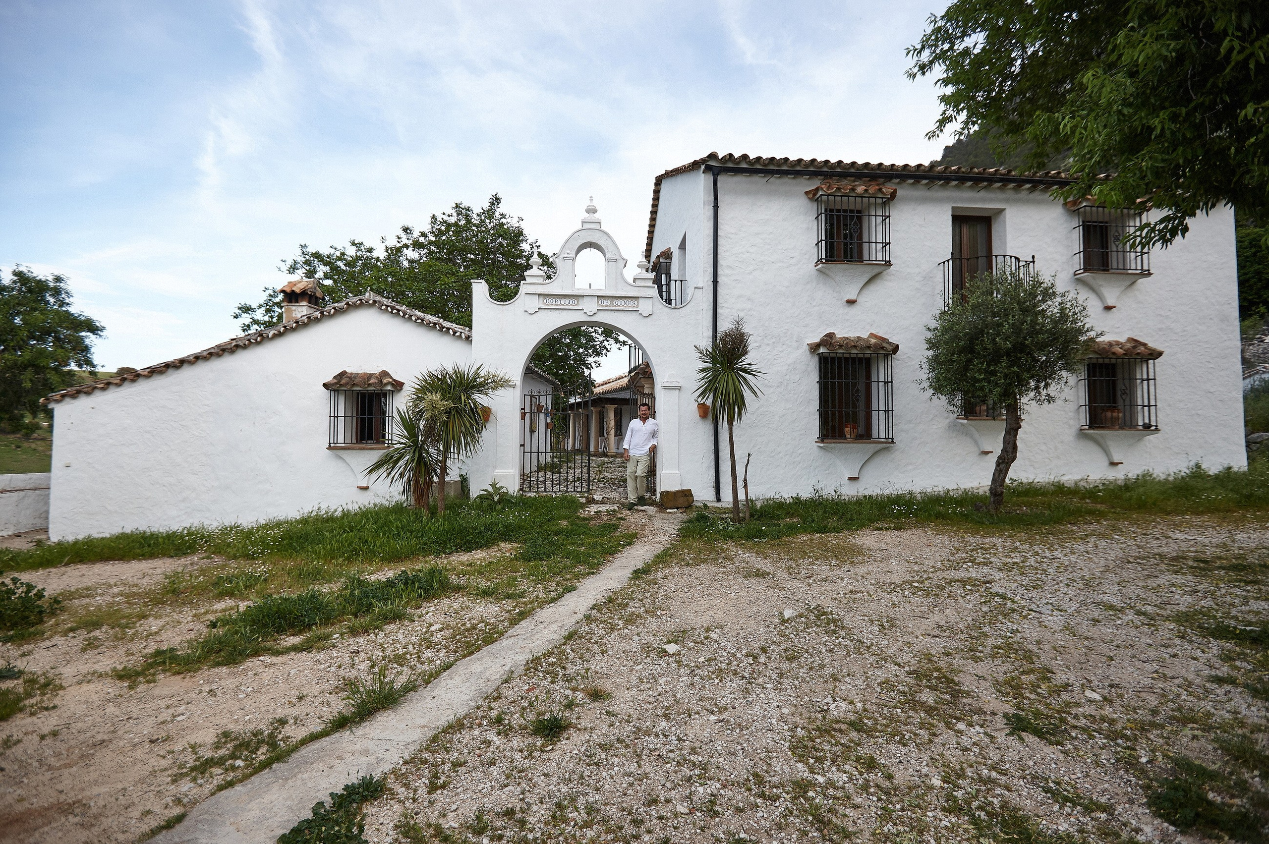 Ginnes Serran-Pagan. Художник. Скульптор. Поэт. Философ. Фотографирую масштабные события, людей и их истории по всему миру. Константин Трубников