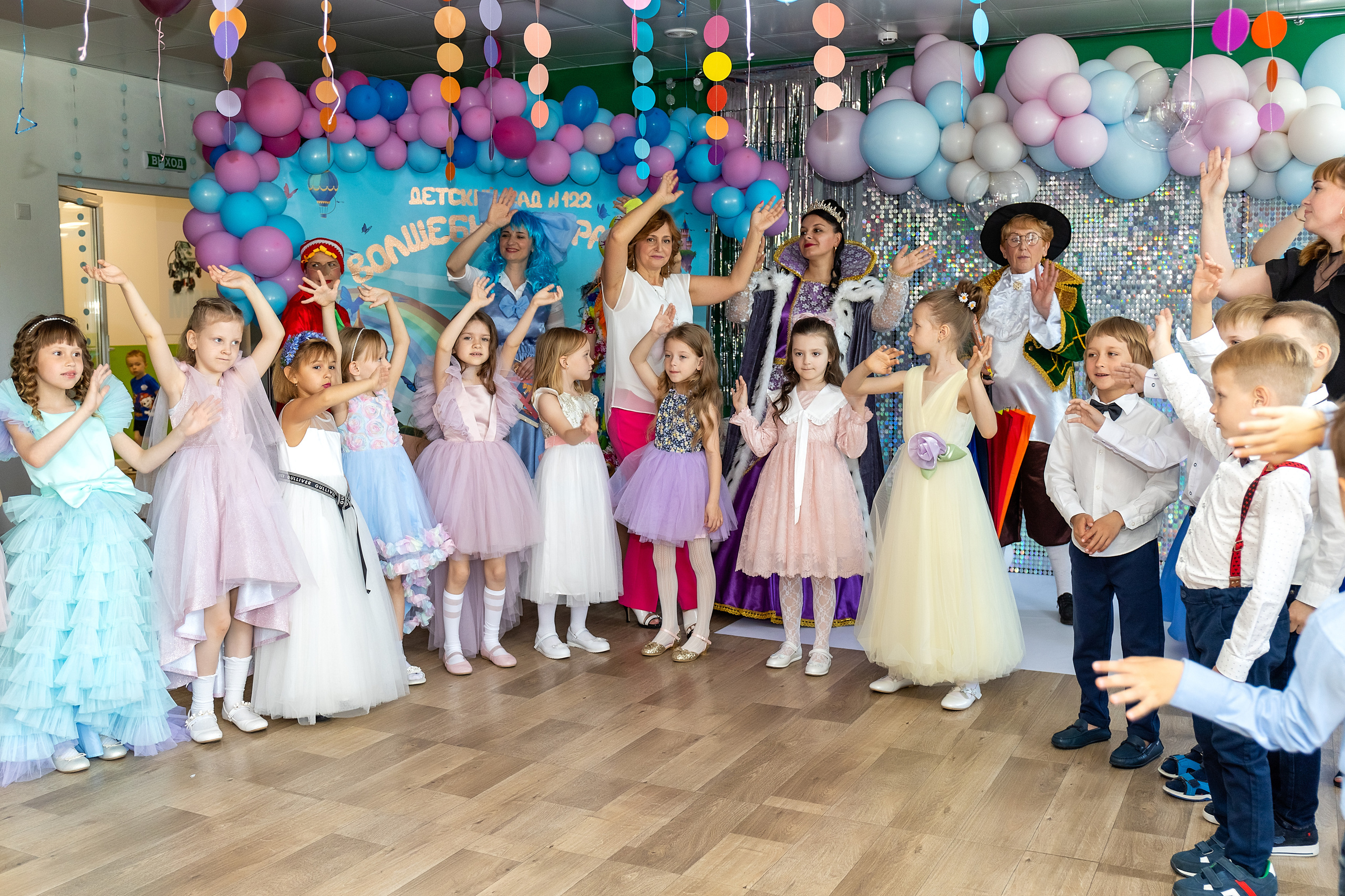Выпускной. Детский сад 122. Стильный выпускной альбом Владивосток фотограф Вероника Мигачева