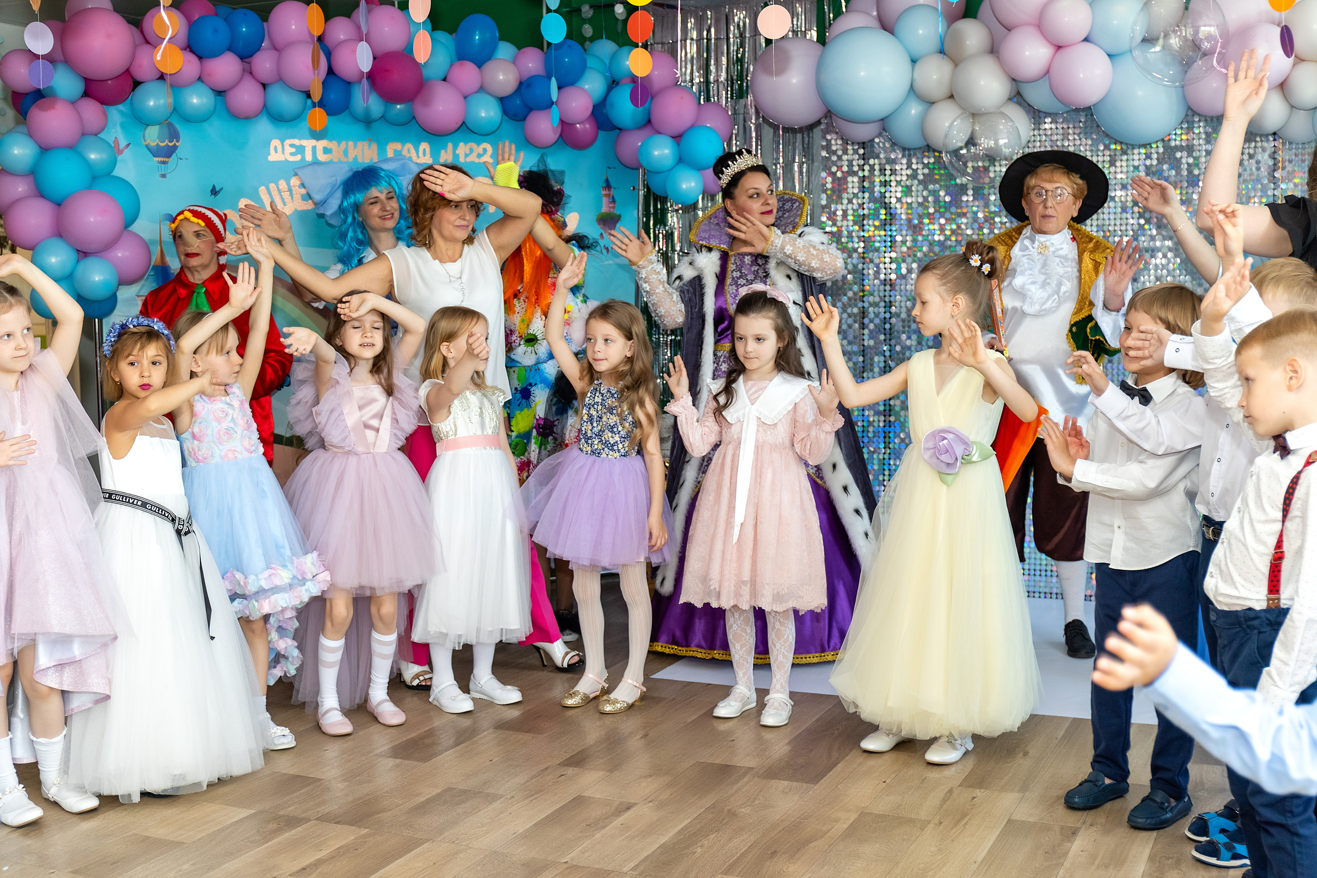Выпускной. Детский сад 122. Стильный выпускной альбом Владивосток фотограф Вероника Мигачева