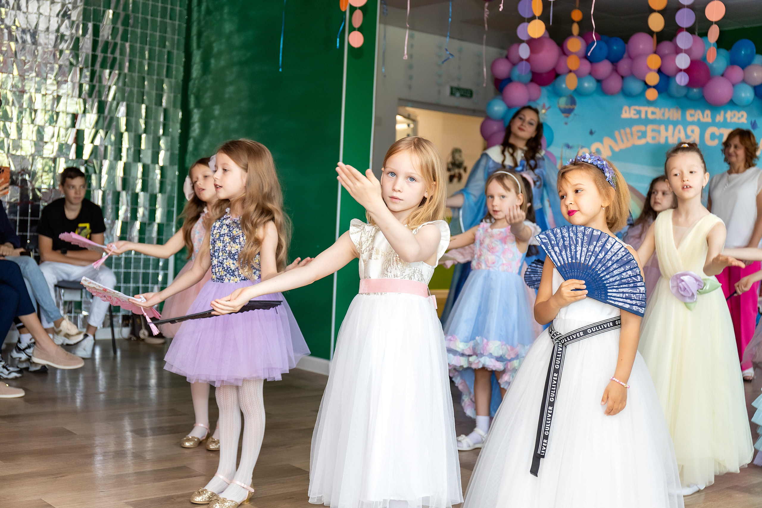 Выпускной. Детский сад 122. Стильный выпускной альбом Владивосток фотограф Вероника Мигачева