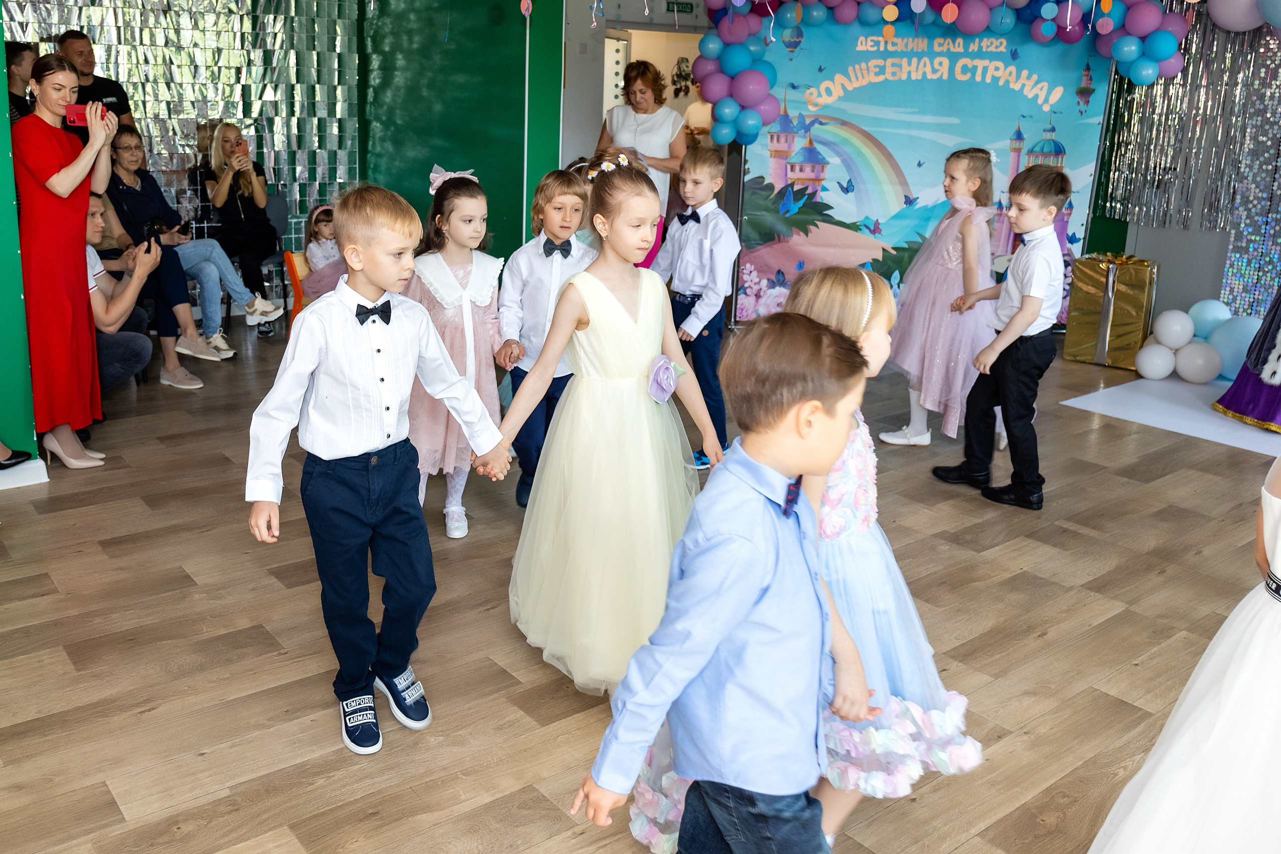 Выпускной. Детский сад 122. Стильный выпускной альбом Владивосток фотограф Вероника Мигачева