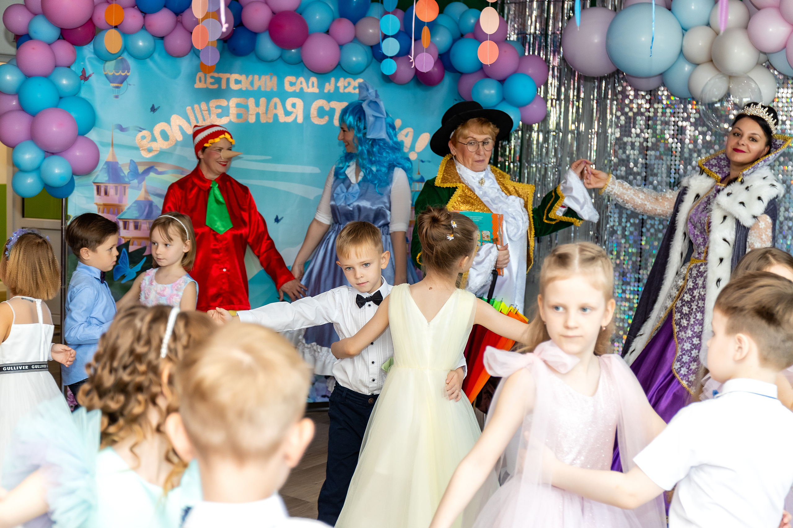 Выпускной. Детский сад 122. Стильный выпускной альбом Владивосток фотограф Вероника Мигачева