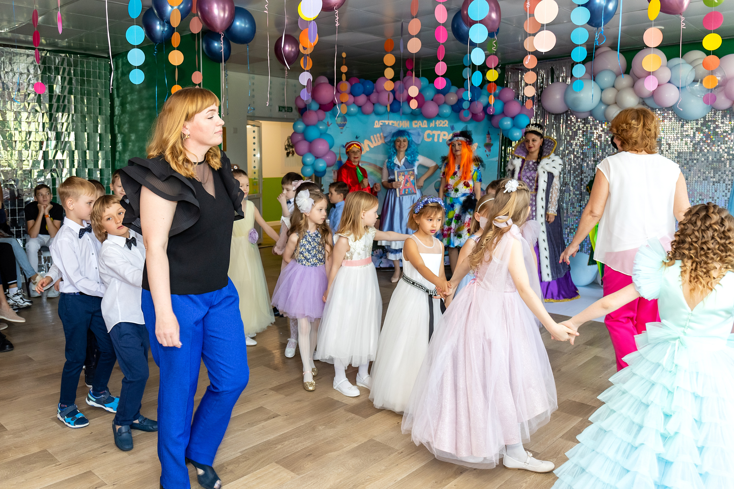 Выпускной. Детский сад 122. Стильный выпускной альбом Владивосток фотограф Вероника Мигачева