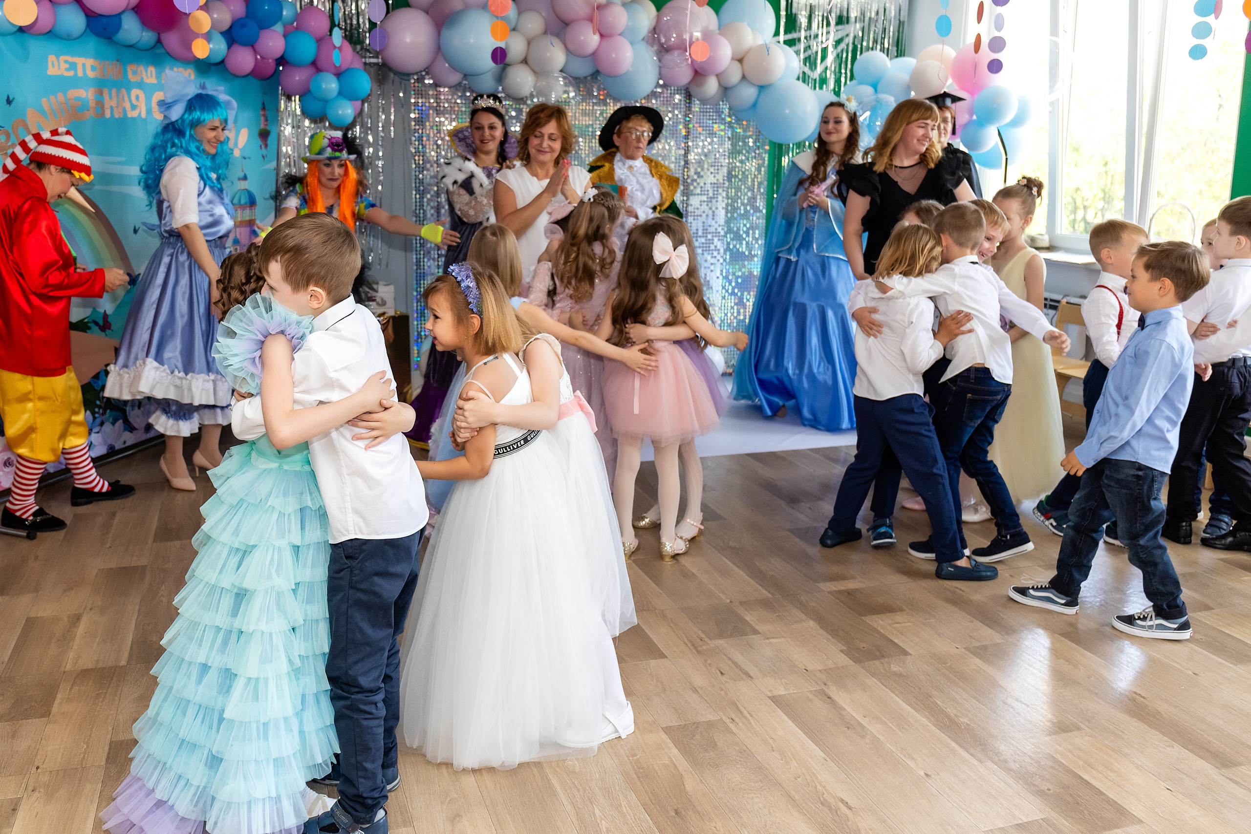 Выпускной. Детский сад 122. Стильный выпускной альбом Владивосток фотограф Вероника Мигачева