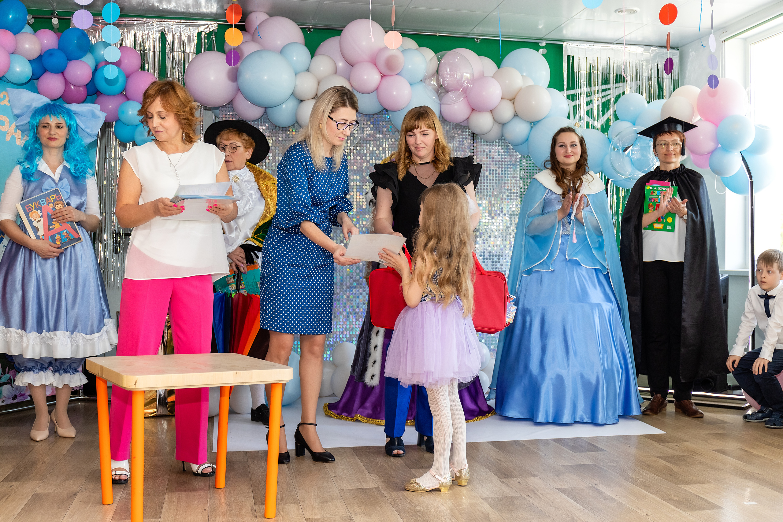 Выпускной. Детский сад 122. Стильный выпускной альбом Владивосток фотограф Вероника Мигачева