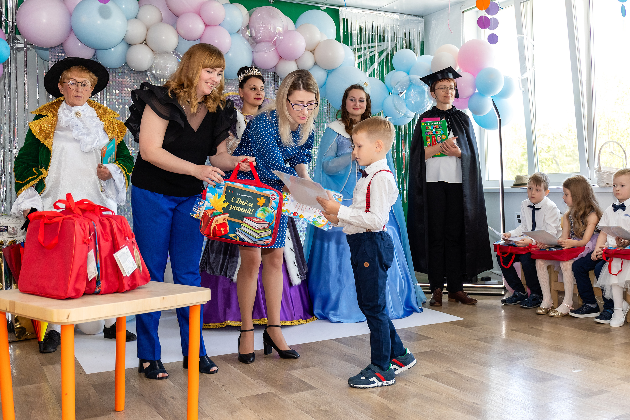 Выпускной. Детский сад 122. Стильный выпускной альбом Владивосток фотограф Вероника Мигачева