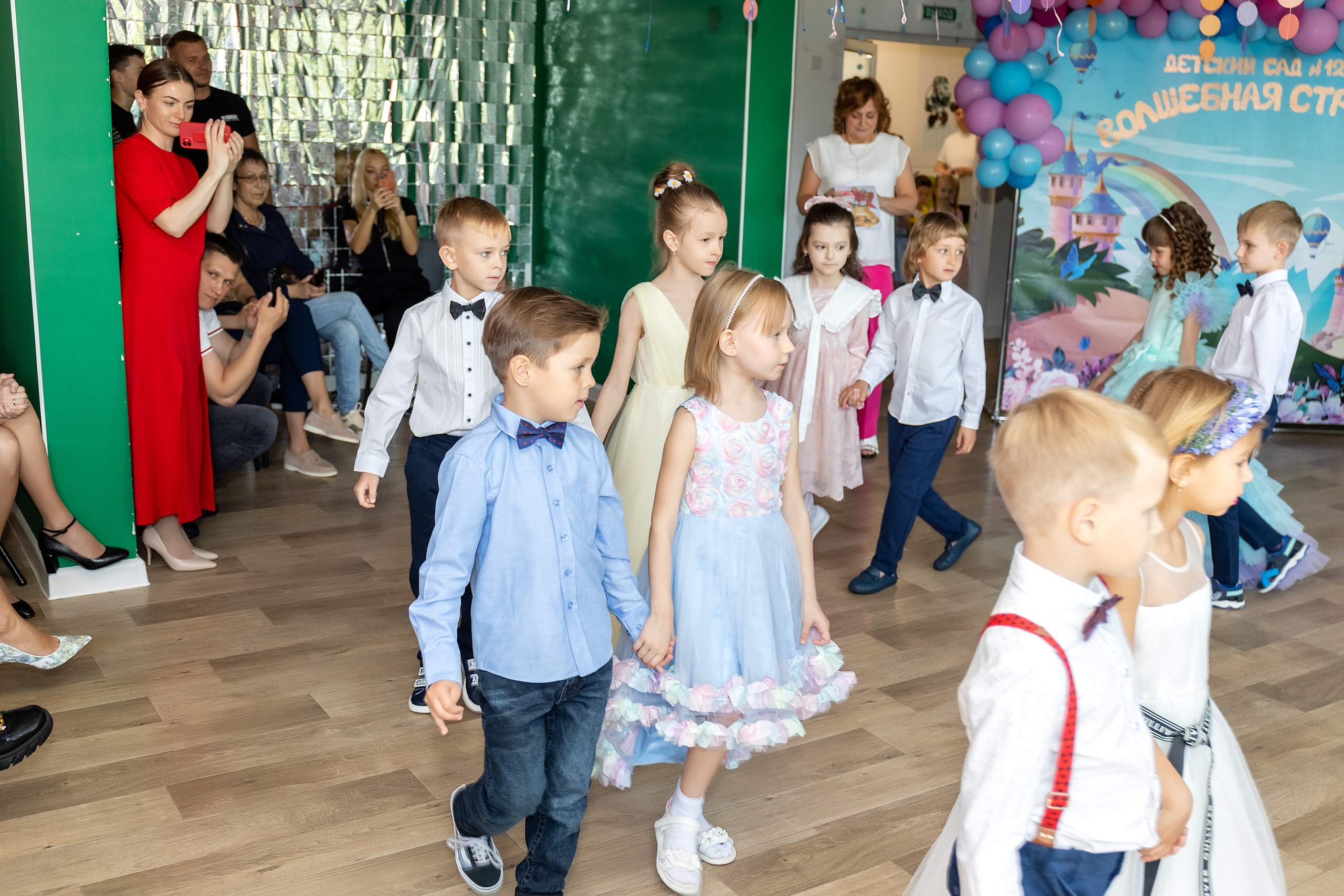 Выпускной. Детский сад 122. Стильный выпускной альбом Владивосток фотограф Вероника Мигачева