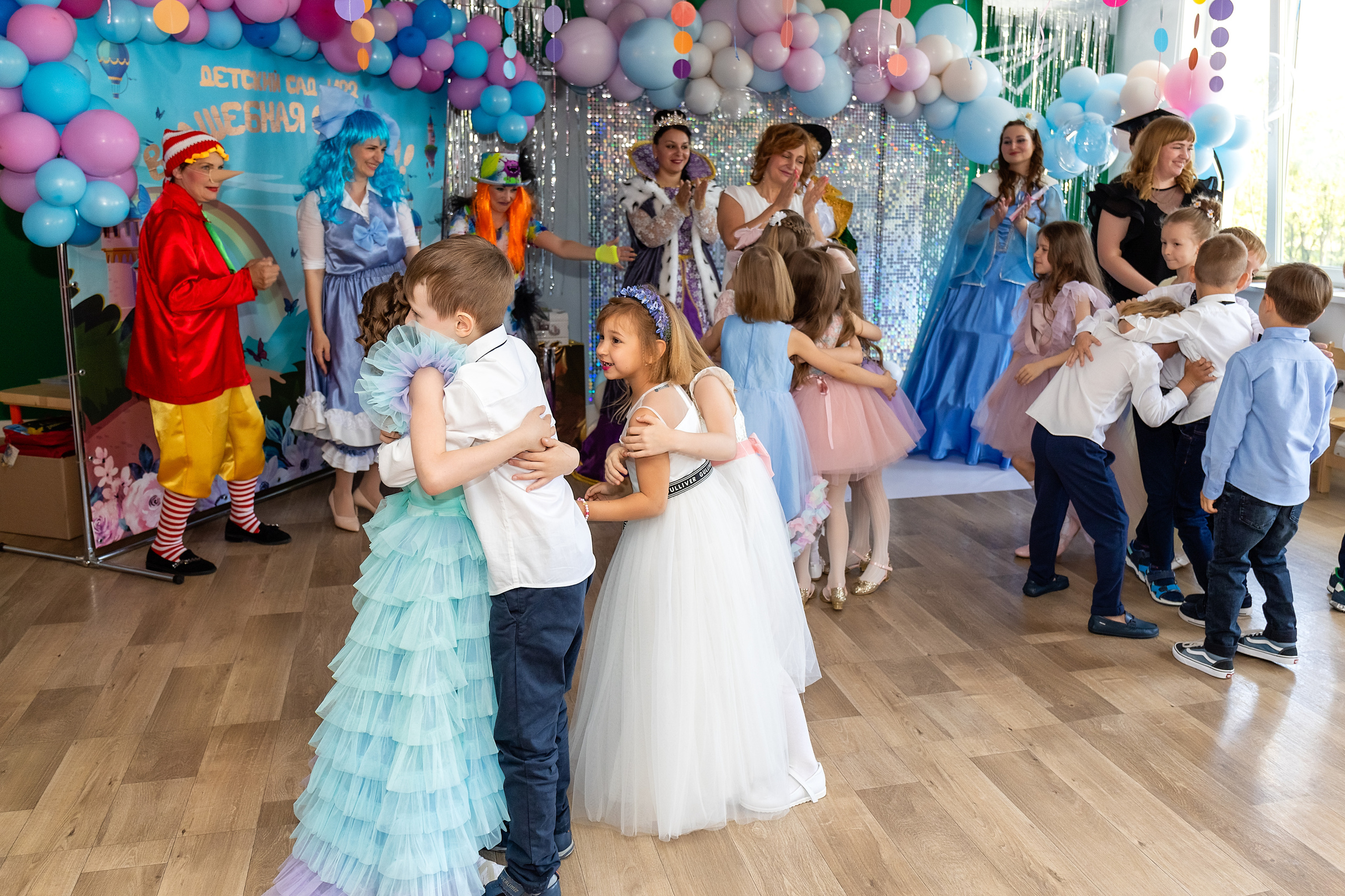 Выпускной. Детский сад 122. Стильный выпускной альбом Владивосток фотограф Вероника Мигачева
