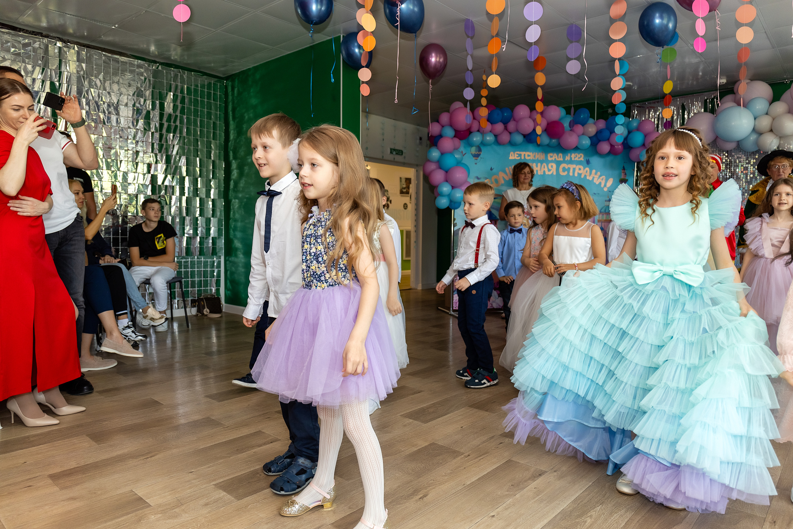 Выпускной. Детский сад 122. Стильный выпускной альбом Владивосток фотограф Вероника Мигачева