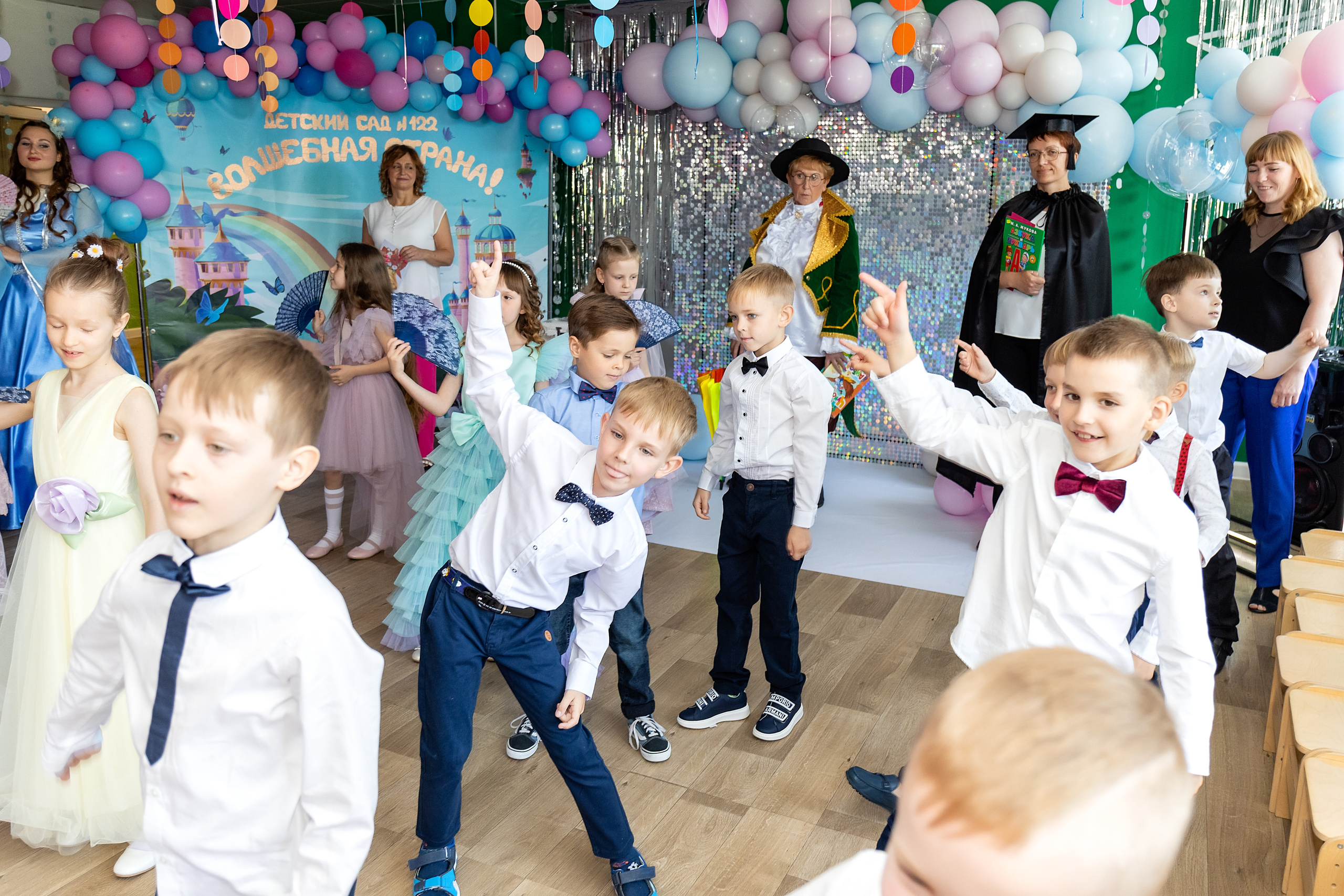 Выпускной. Детский сад 122. Стильный выпускной альбом Владивосток фотограф Вероника Мигачева