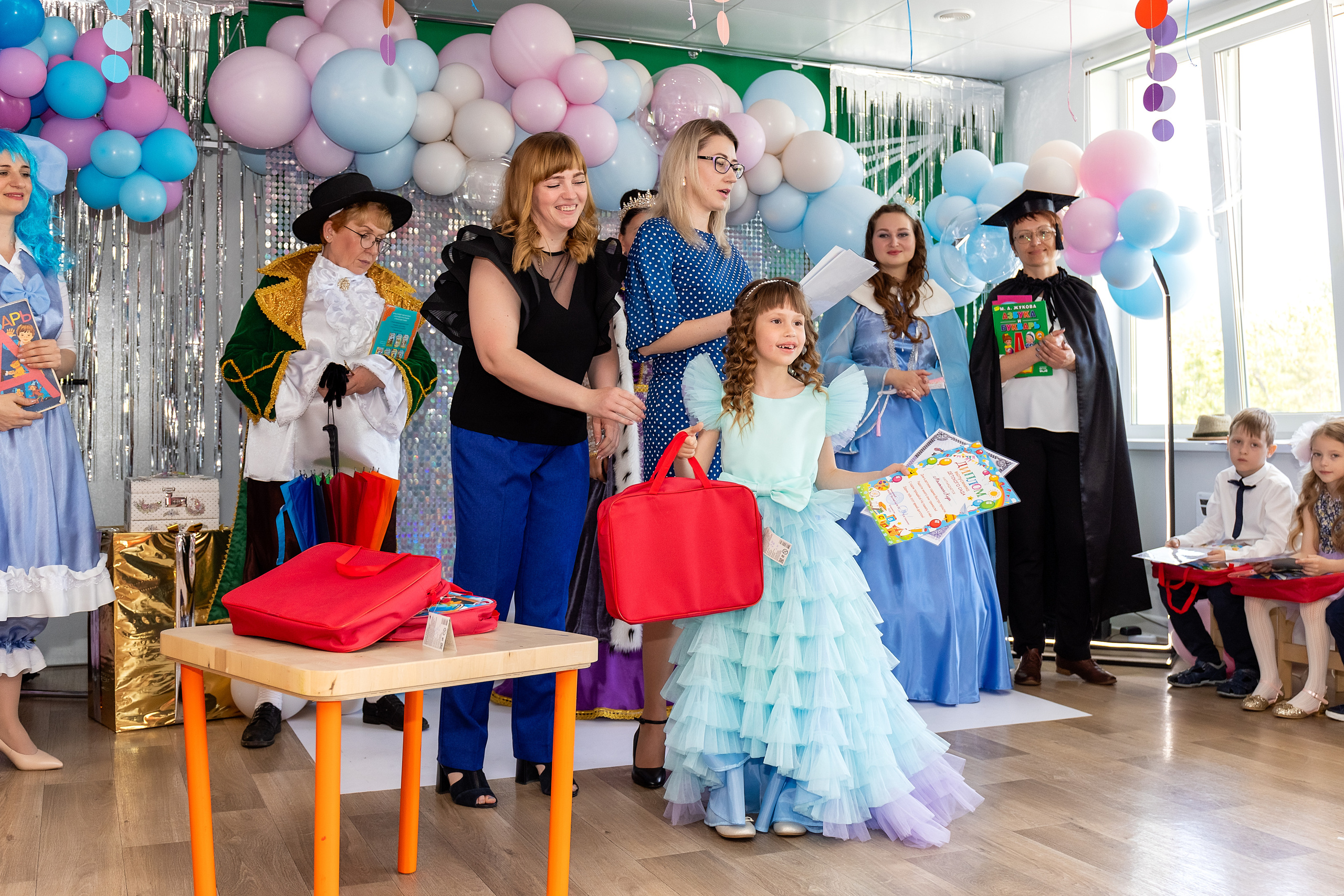 Выпускной. Детский сад 122. Стильный выпускной альбом Владивосток фотограф Вероника Мигачева