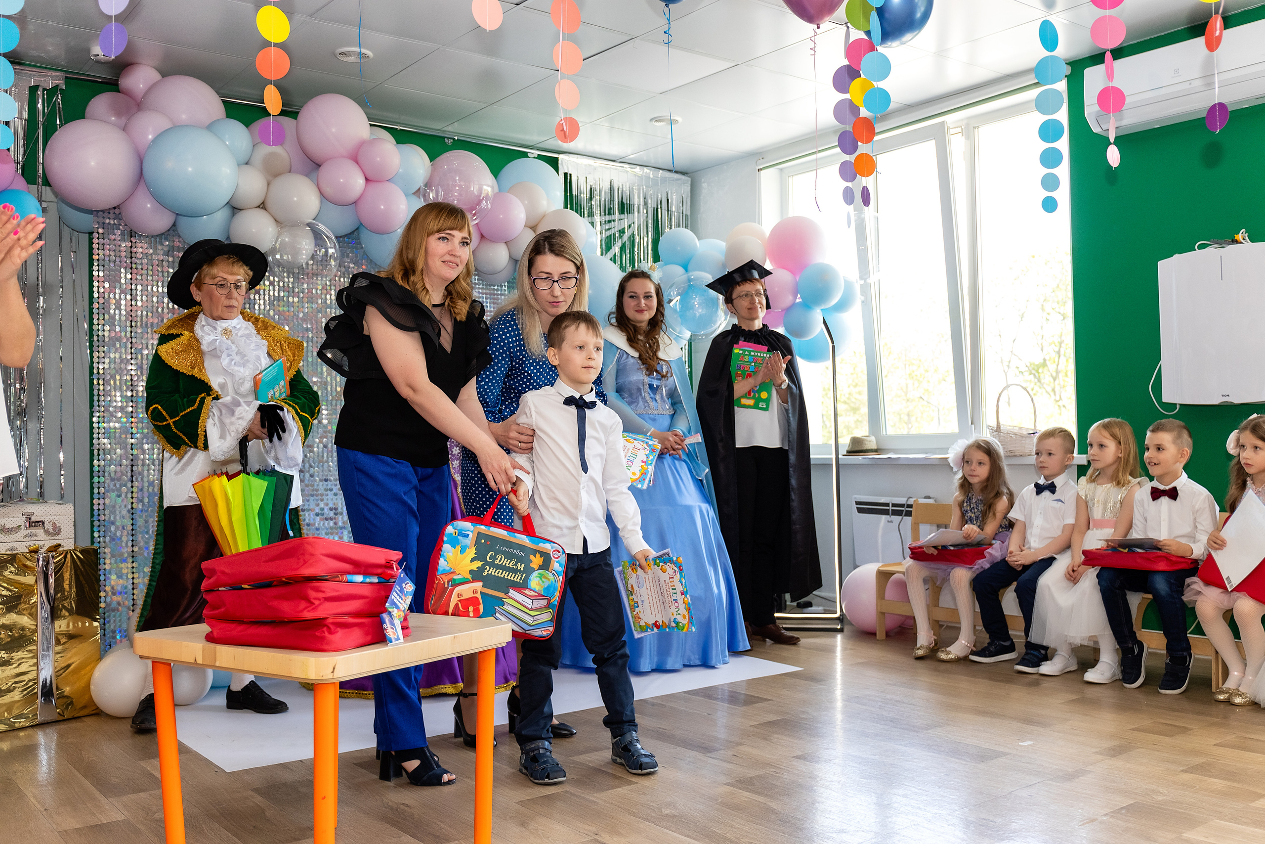 Выпускной. Детский сад 122. Стильный выпускной альбом Владивосток фотограф Вероника Мигачева