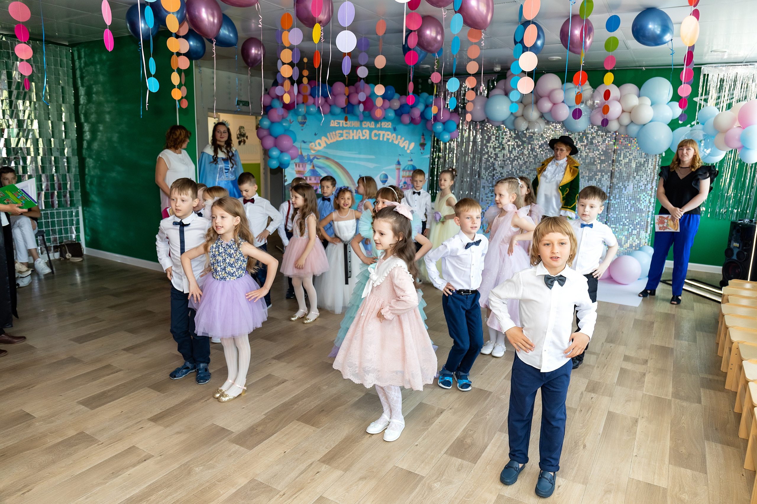 Выпускной. Детский сад 122. Стильный выпускной альбом Владивосток фотограф Вероника Мигачева