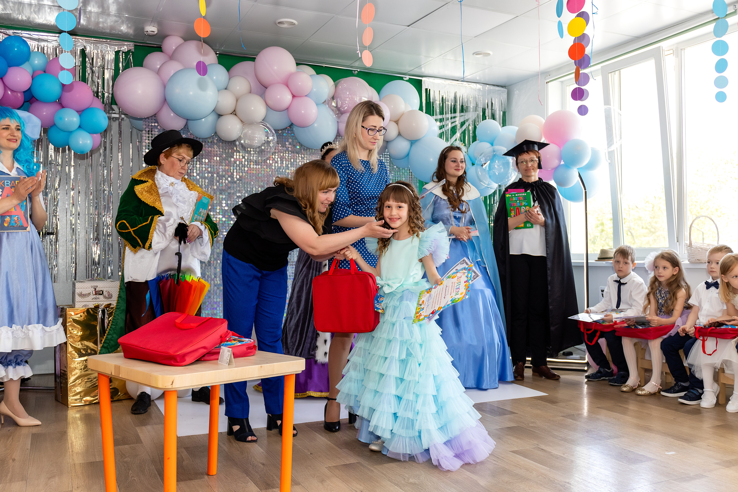 Выпускной. Детский сад 122. Стильный выпускной альбом Владивосток фотограф Вероника Мигачева