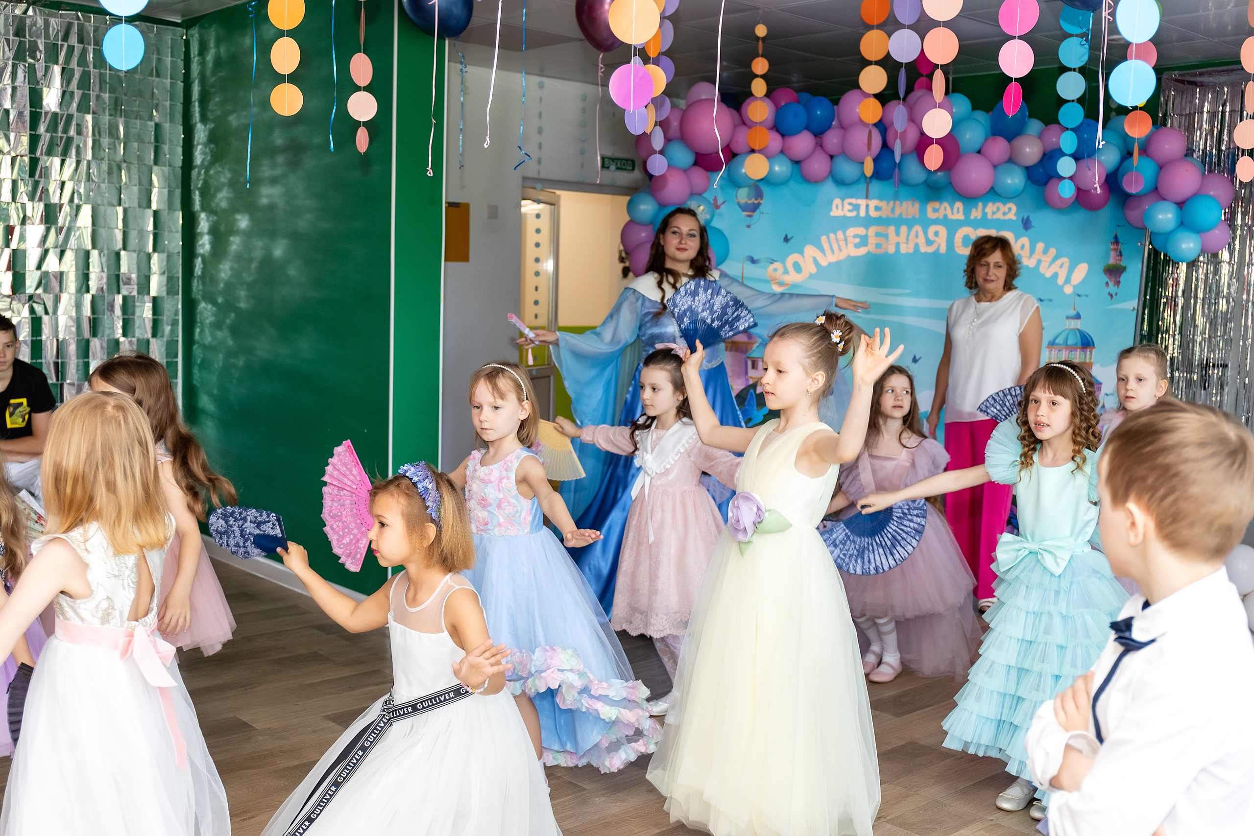Выпускной. Детский сад 122. Стильный выпускной альбом Владивосток фотограф Вероника Мигачева