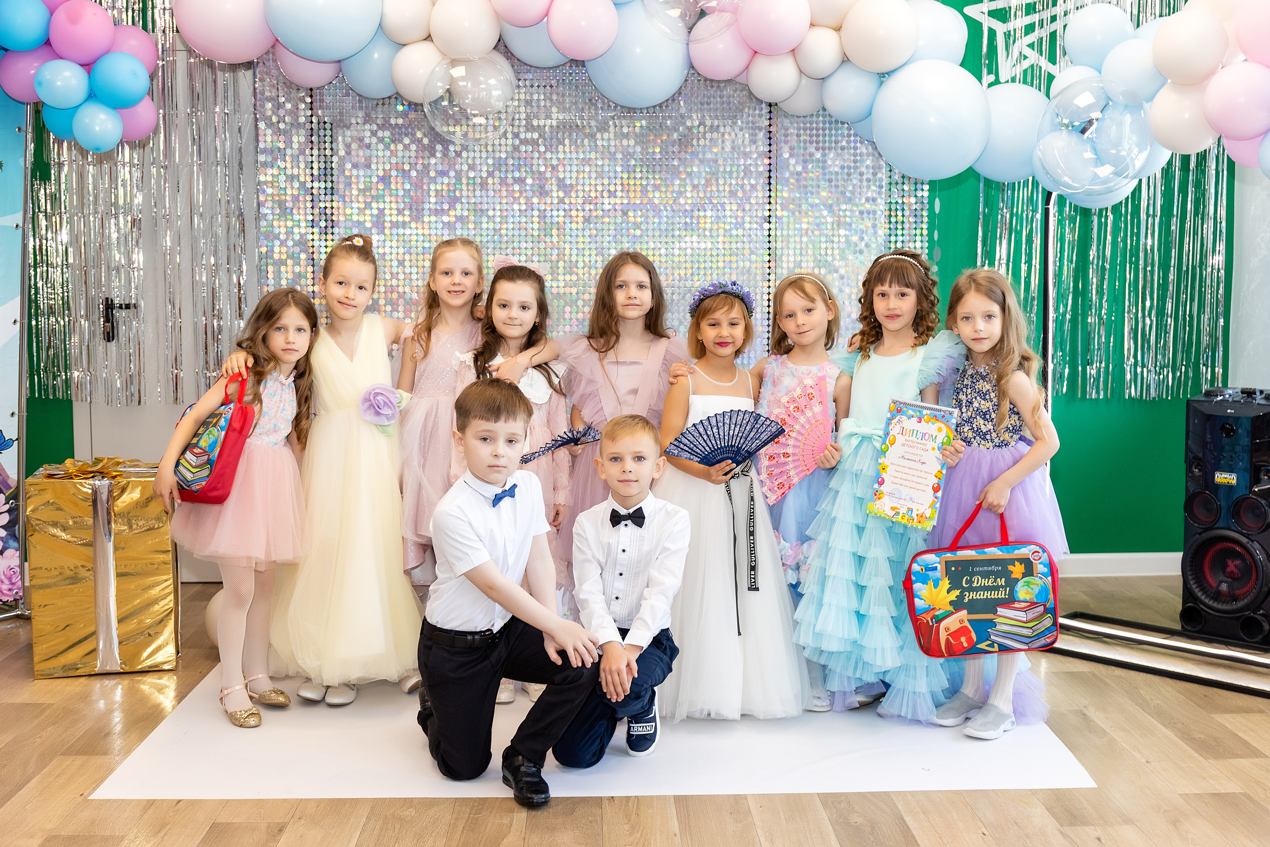 Выпускной. Детский сад 122. Стильный выпускной альбом Владивосток фотограф Вероника Мигачева