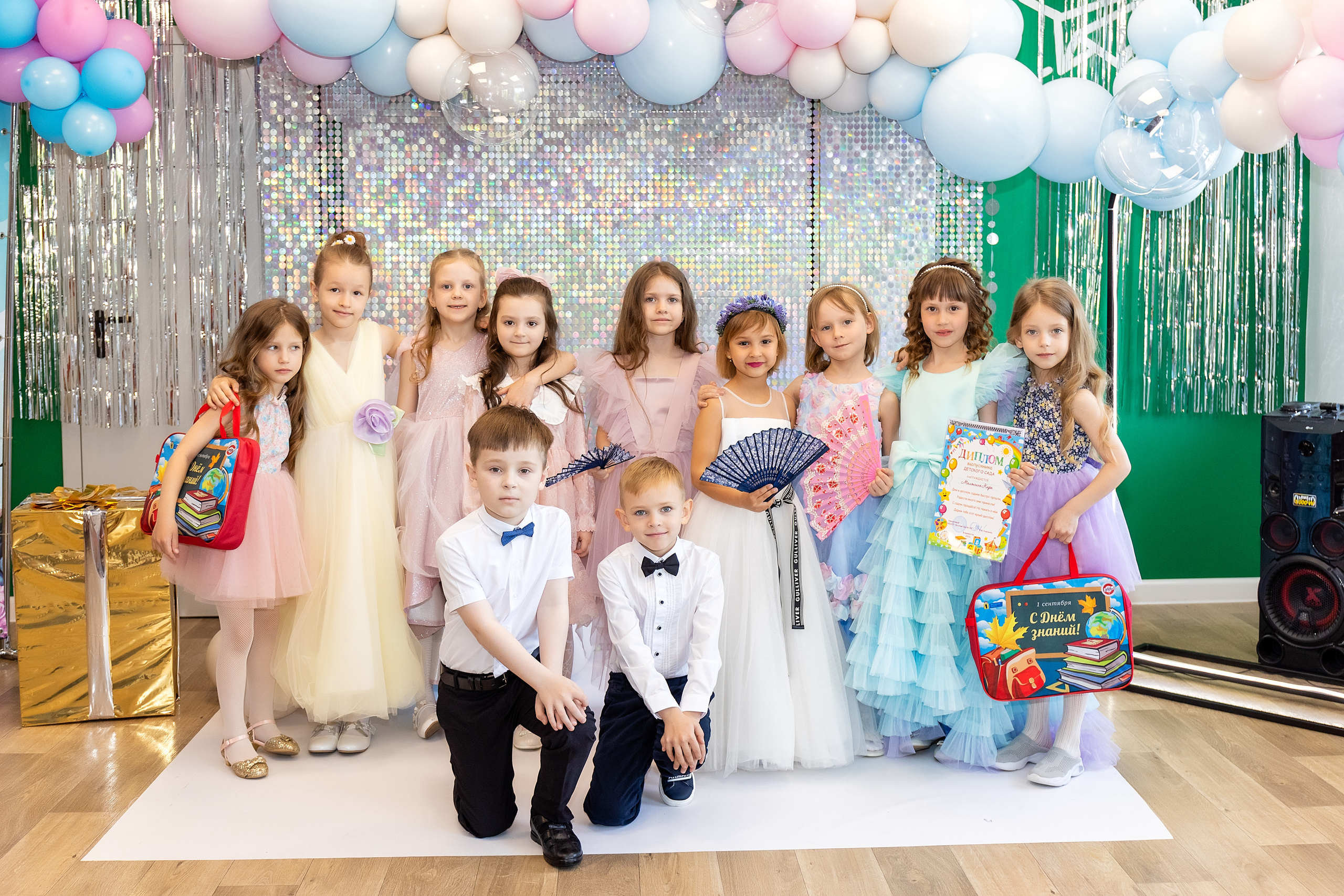 Выпускной. Детский сад 122. Стильный выпускной альбом Владивосток фотограф Вероника Мигачева
