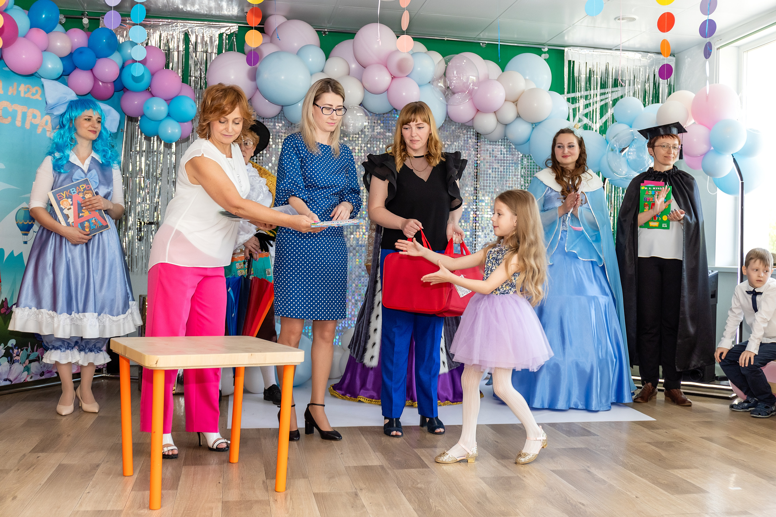 Выпускной. Детский сад 122. Стильный выпускной альбом Владивосток фотограф Вероника Мигачева