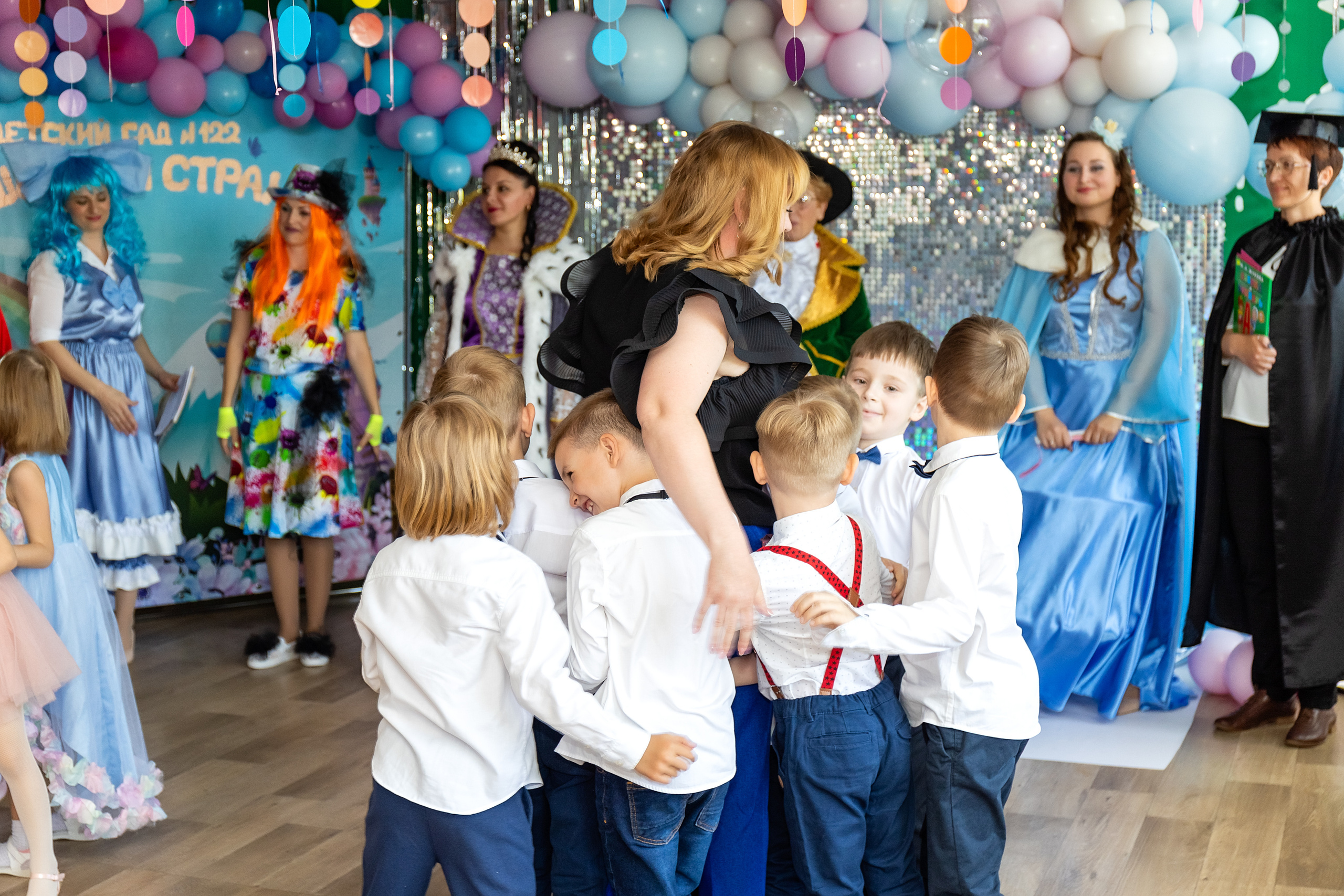 Выпускной. Детский сад 122. Стильный выпускной альбом Владивосток фотограф Вероника Мигачева